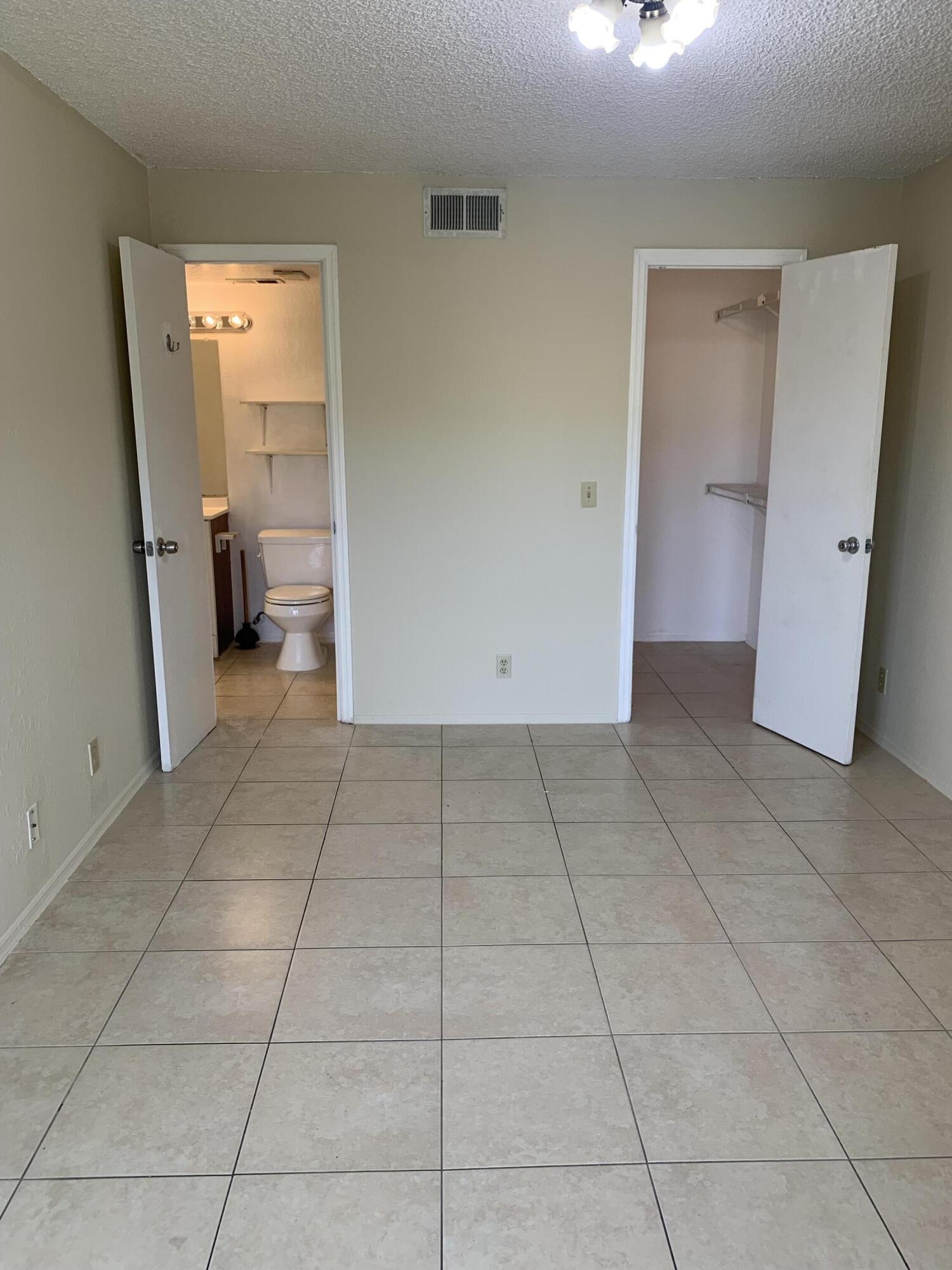 2900 S University Drive 9210 Property Photo 10