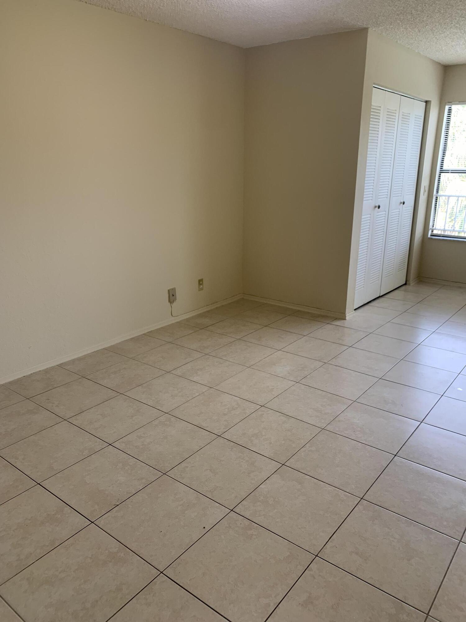2900 S University Drive 9210 Property Photo 12