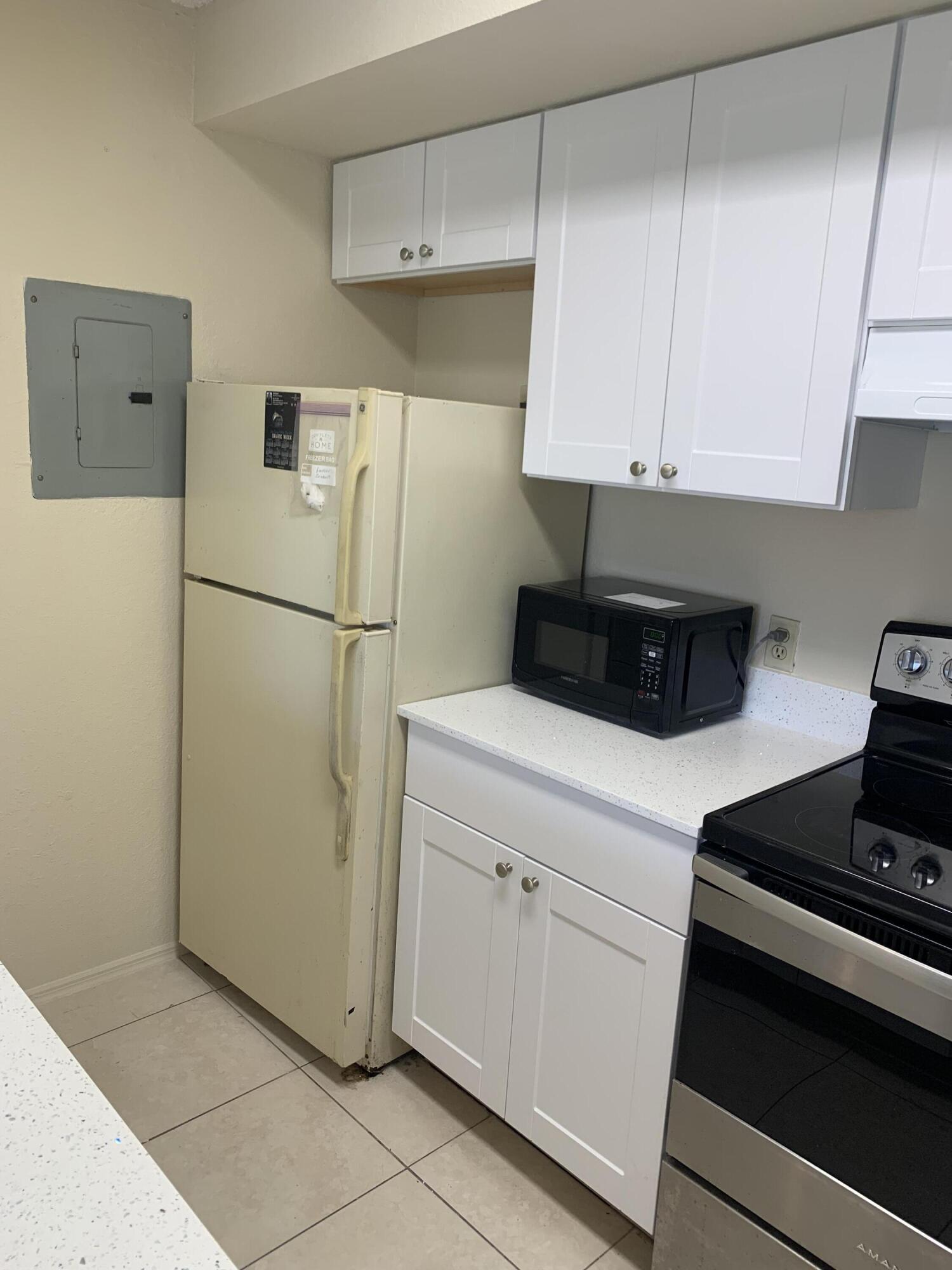 2900 S University Drive 9210 Property Photo 14