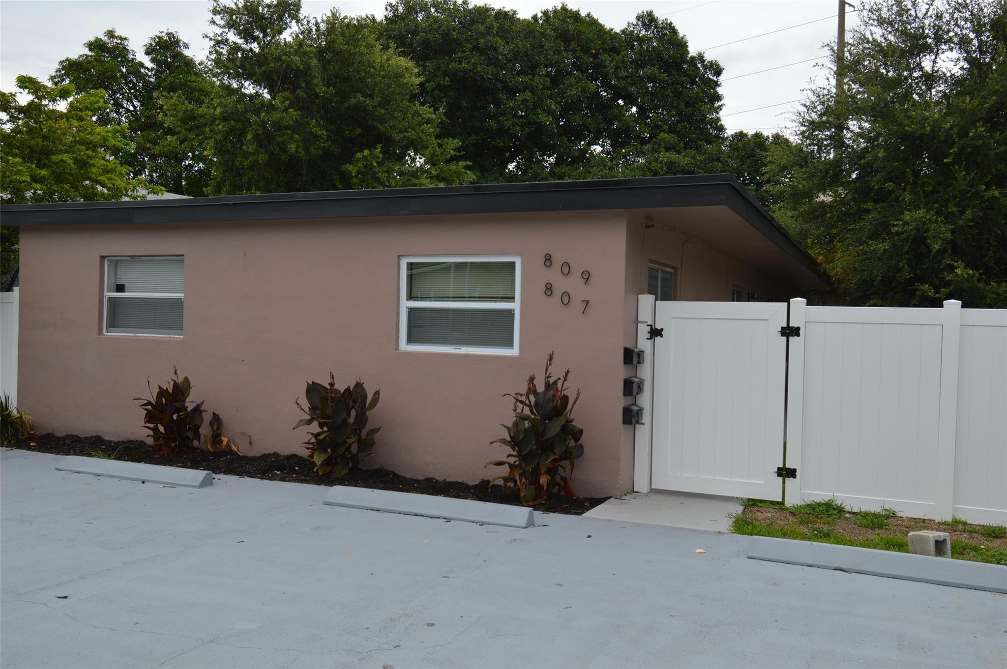 807 Phippen Waiters Road 2 Property Photo 1