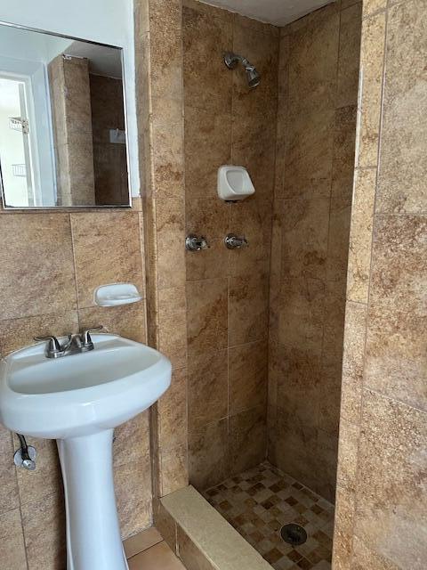 807 Phippen Waiters Road 2 Property Photo 6