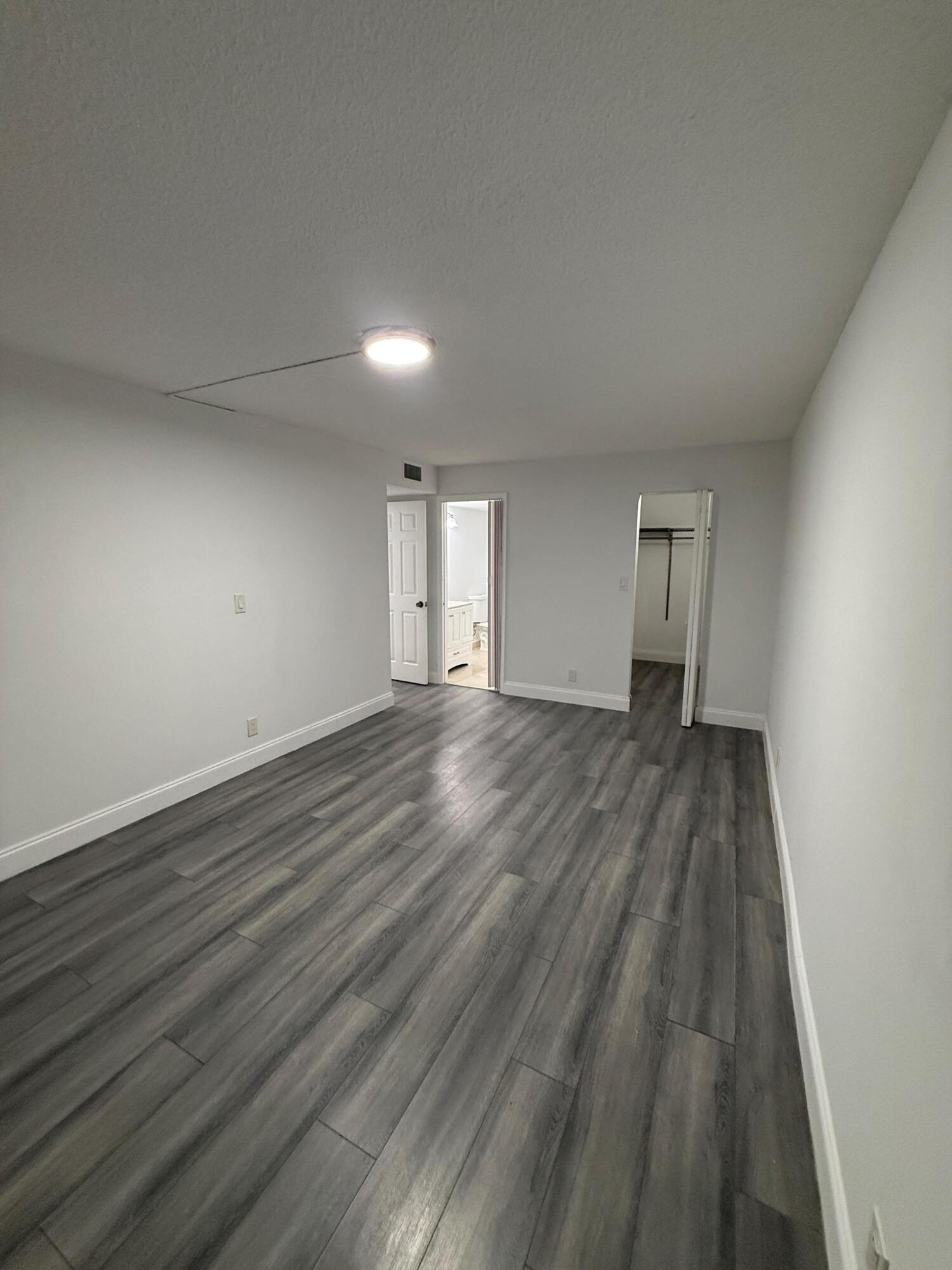 6190 Woodlands Boulevard 110 Property Photo 4