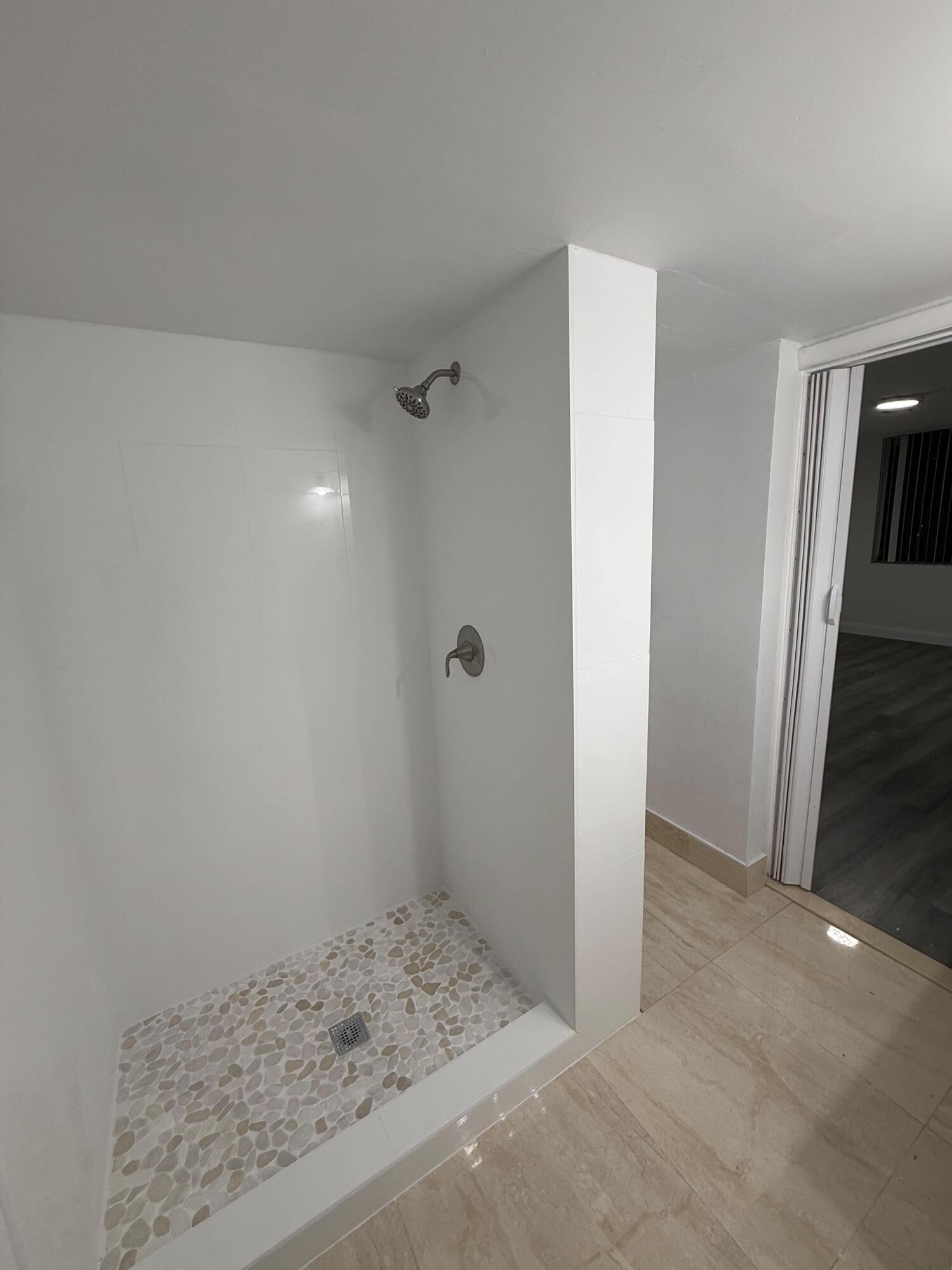 6190 Woodlands Boulevard 110 Property Photo 5