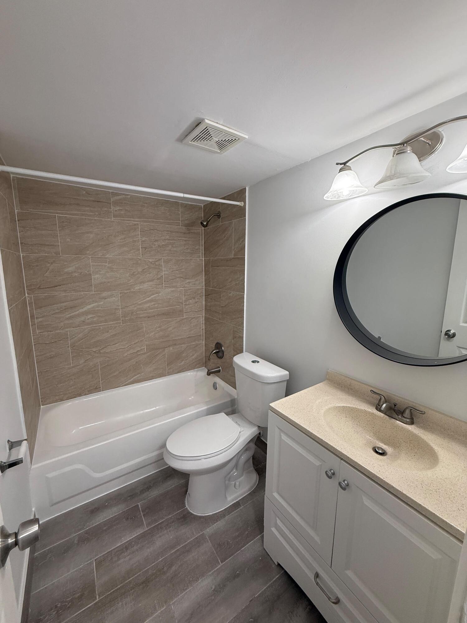 6190 Woodlands Boulevard 110 Property Photo 6