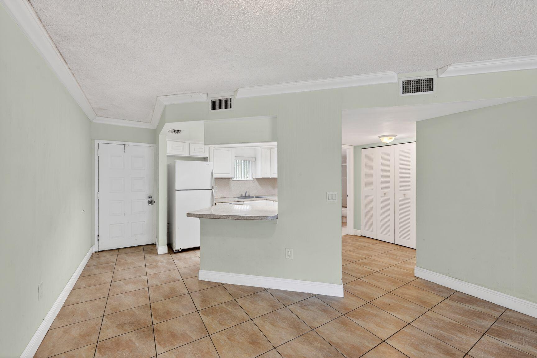 8373 Lake Drive 101 Property Photo 5