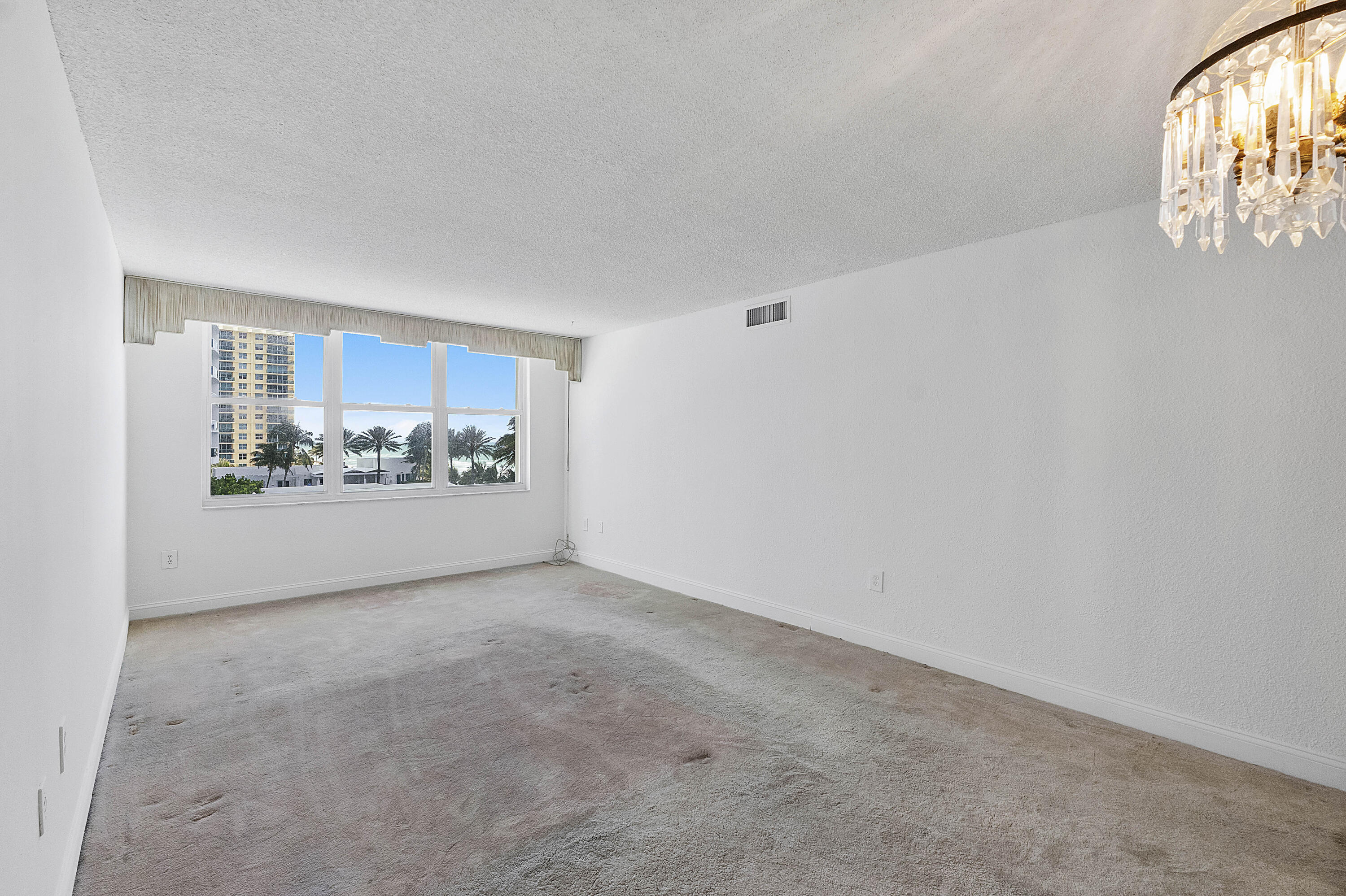 2751 S Ocean Drive 602s Property Photo 11