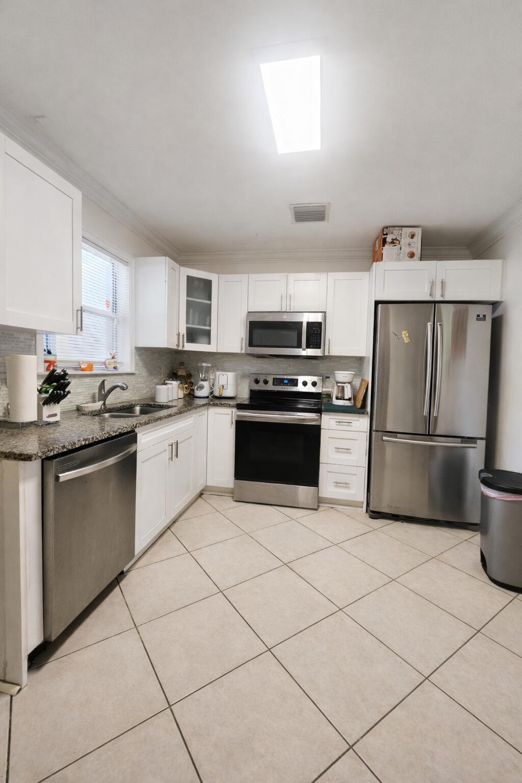 2018 S 10th Street C Property Photo 5