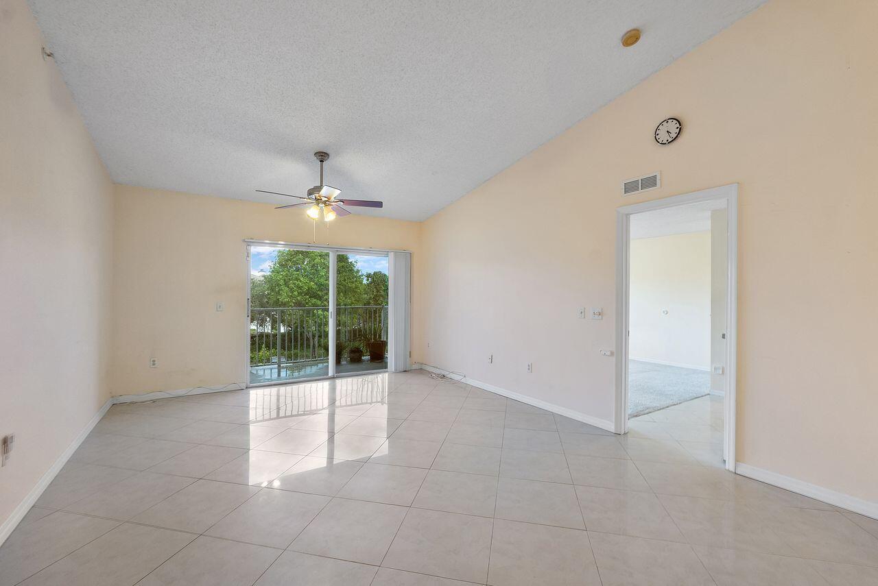 5011 Wiles Road Unit 303 Property Photo 12
