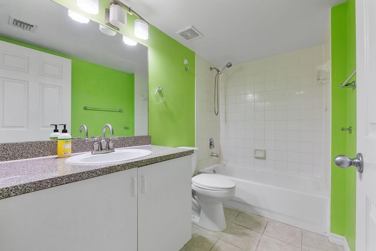 5011 Wiles Road Unit 303 Property Photo 27