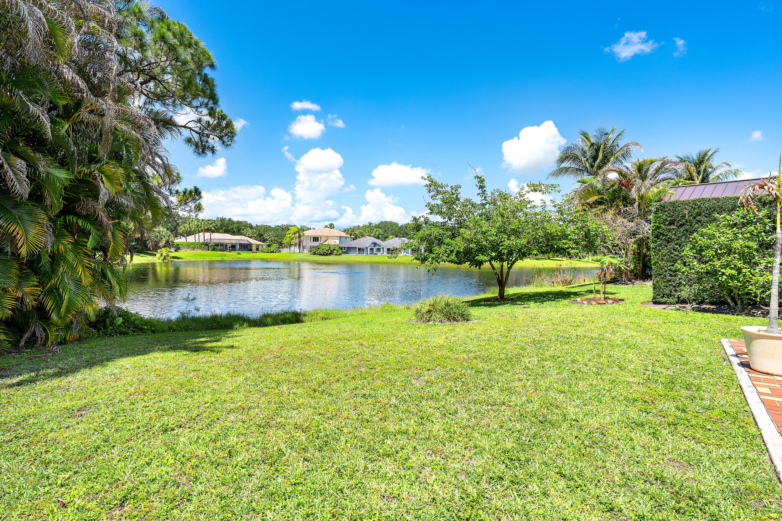 10290 Se Banyan Way Property Photo 14
