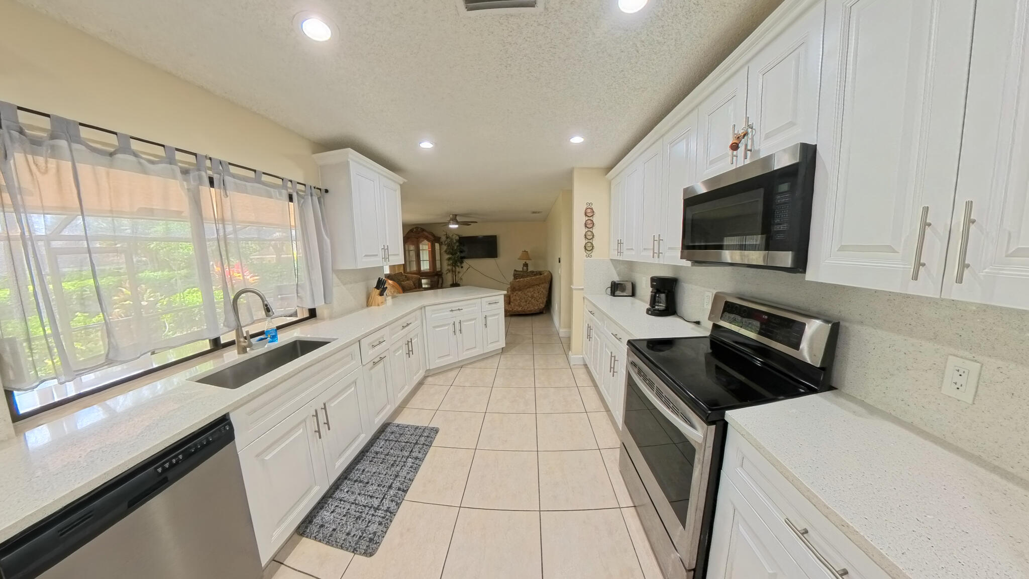 13484 Jonquil Court Property Photo 22