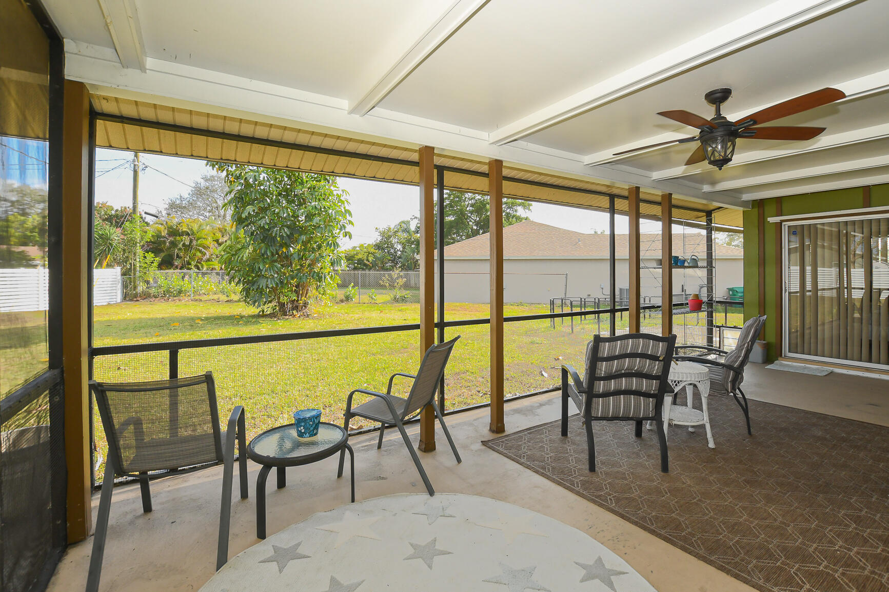 610 Nw Marion Avenue Property Photo 6