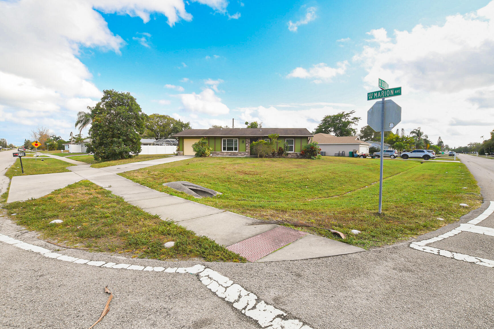 610 Nw Marion Avenue Property Photo 9