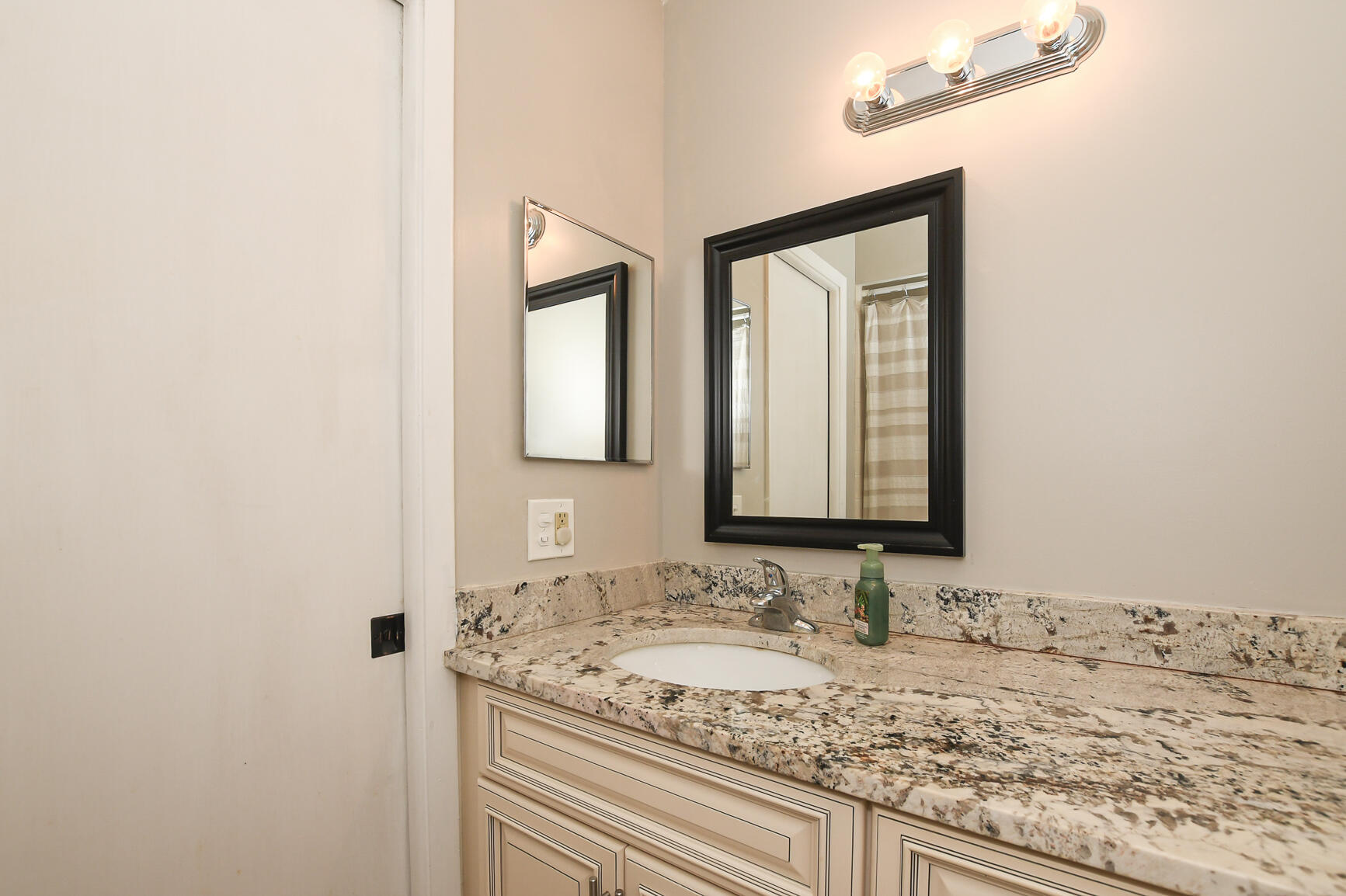 610 Nw Marion Avenue Property Photo 21