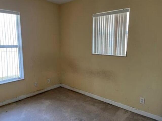 1944 Sw Breezeway Street Property Photo 11