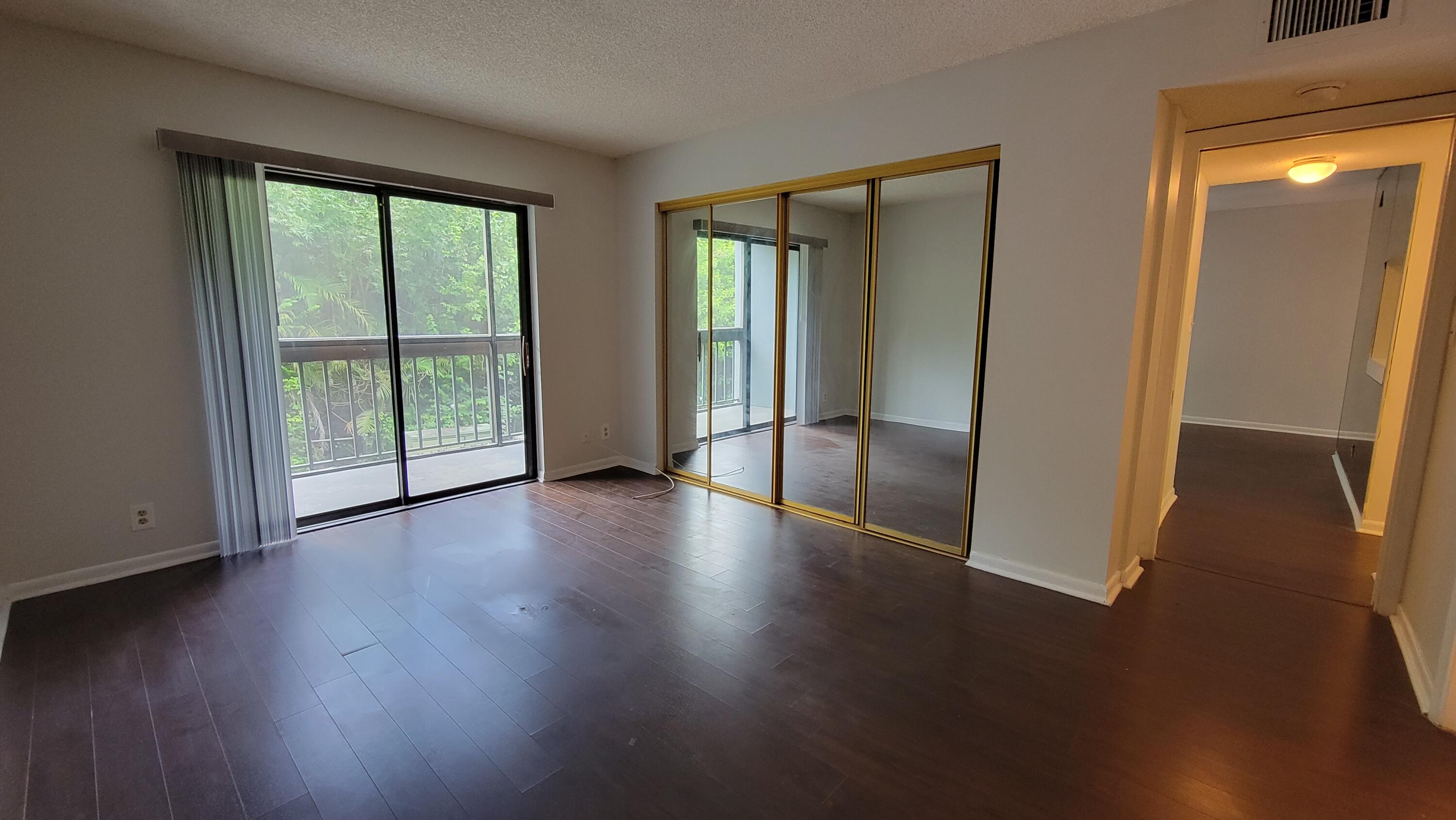 1950 N Congress Avenue 206 Property Photo 12