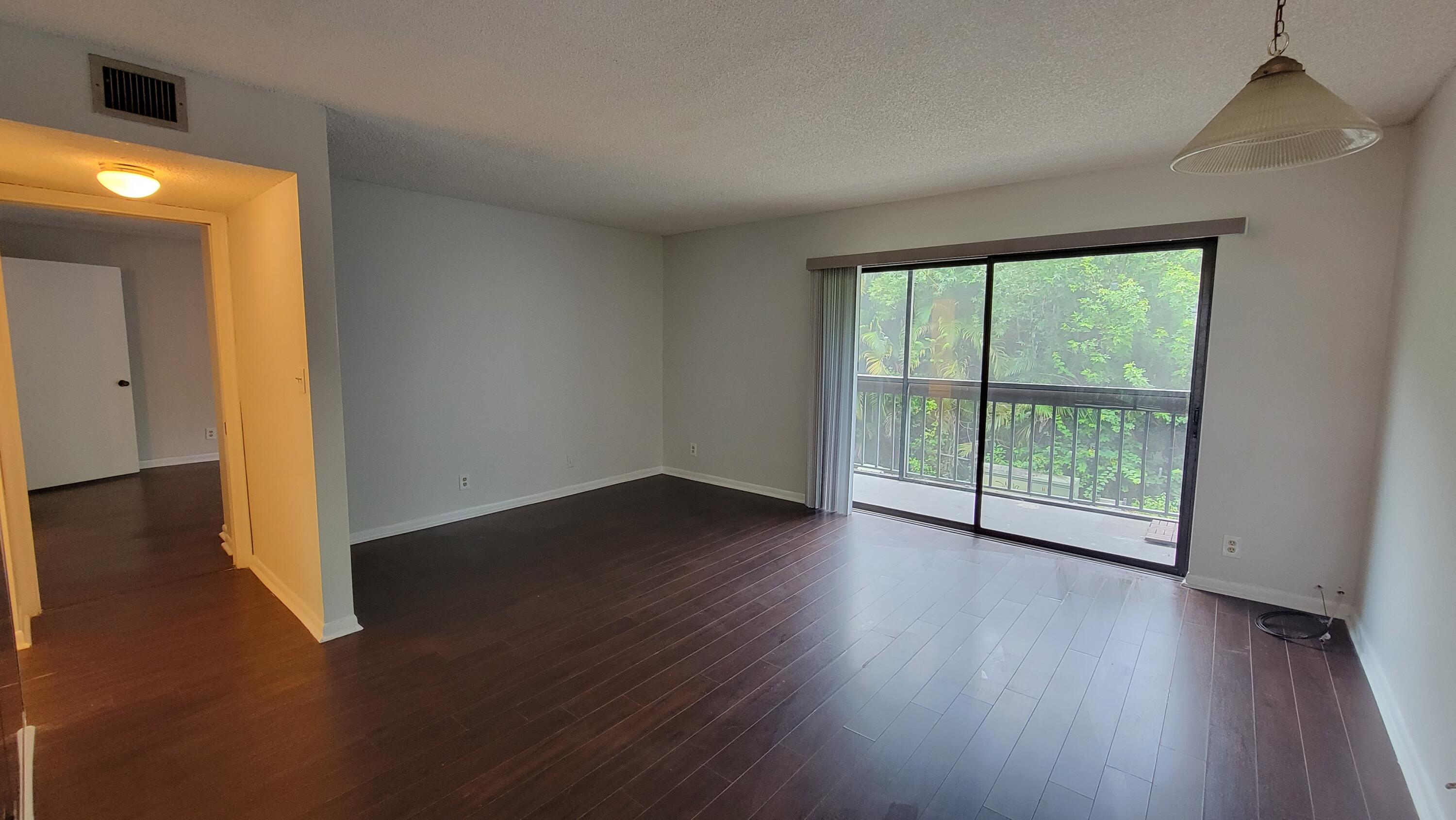 1950 N Congress Avenue 206 Property Photo 21