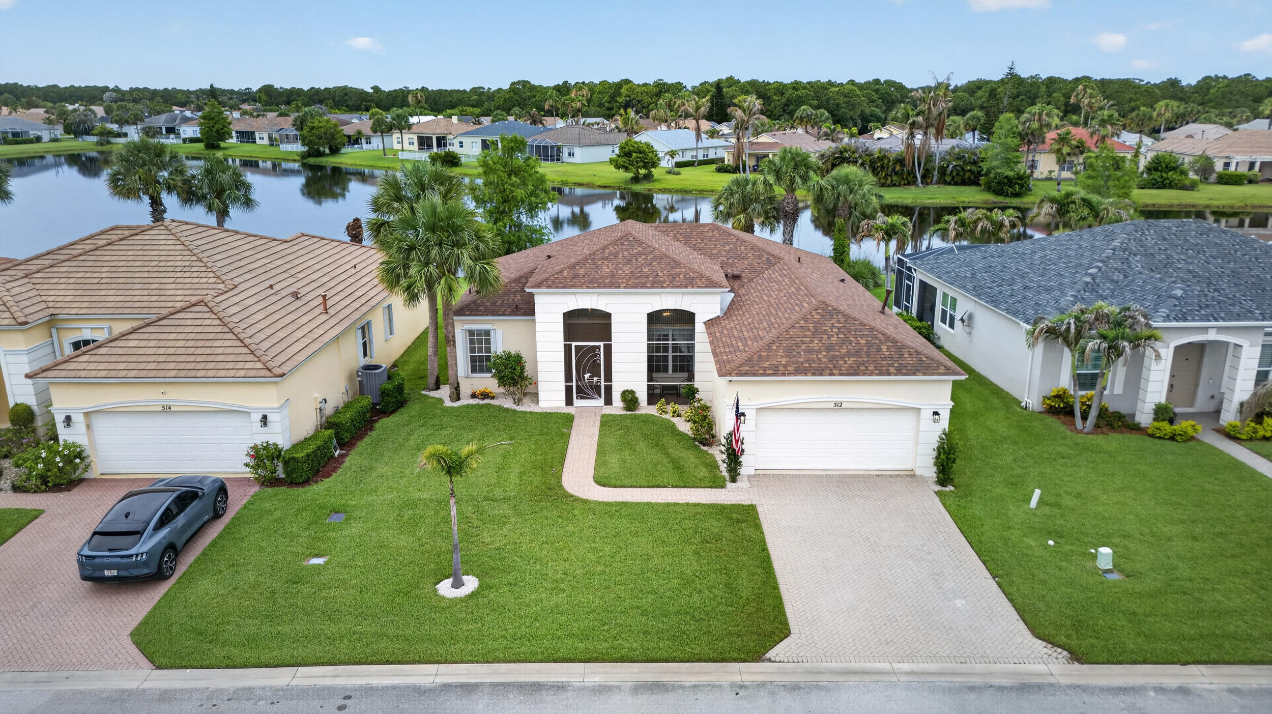 512 Sw Lake Manatee Way Property Photo 1