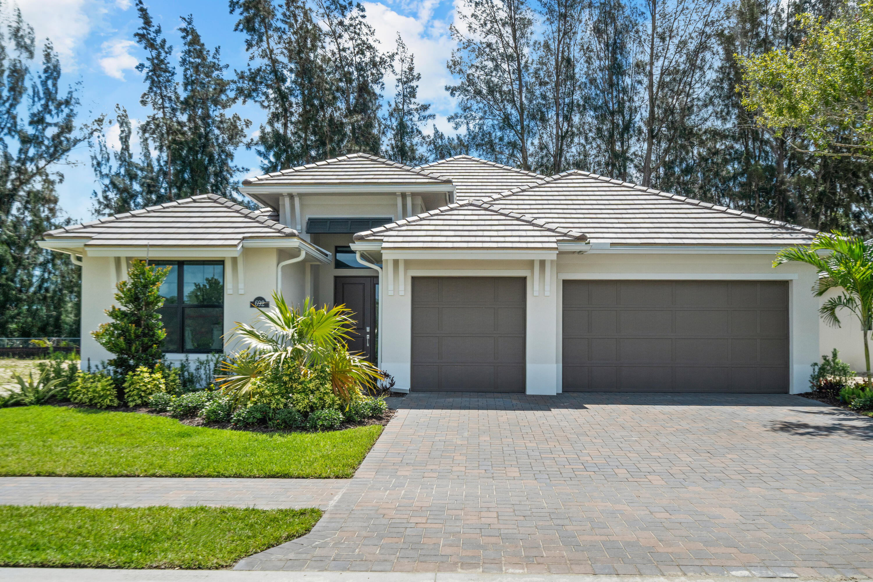 692 Ravens Landing Drive Property Photo 1