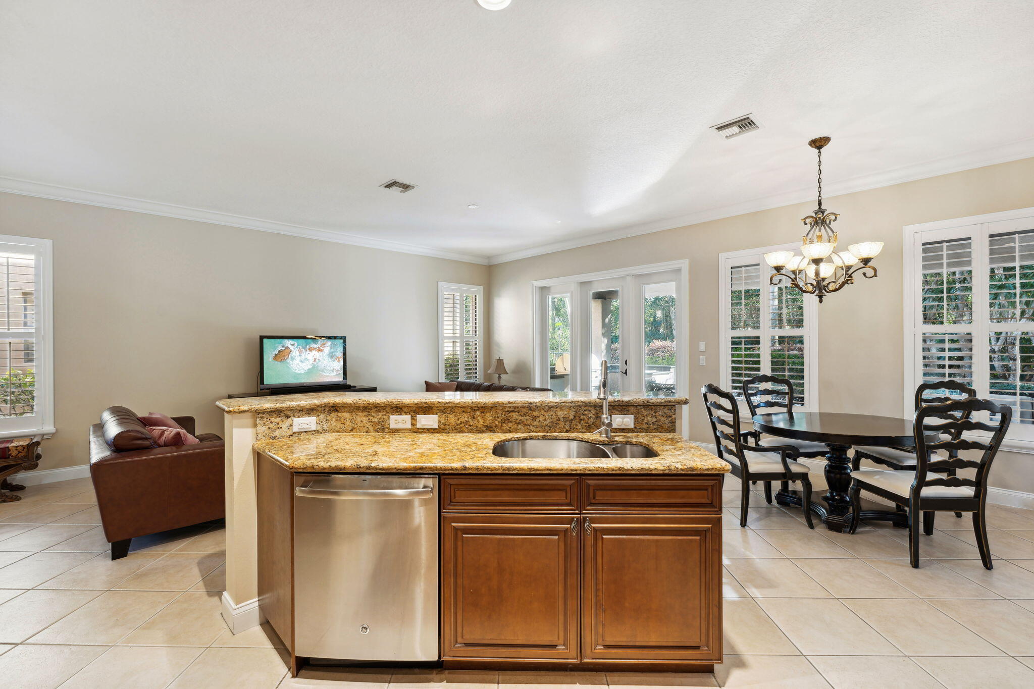 10380 Trianon Place Property Photo 13