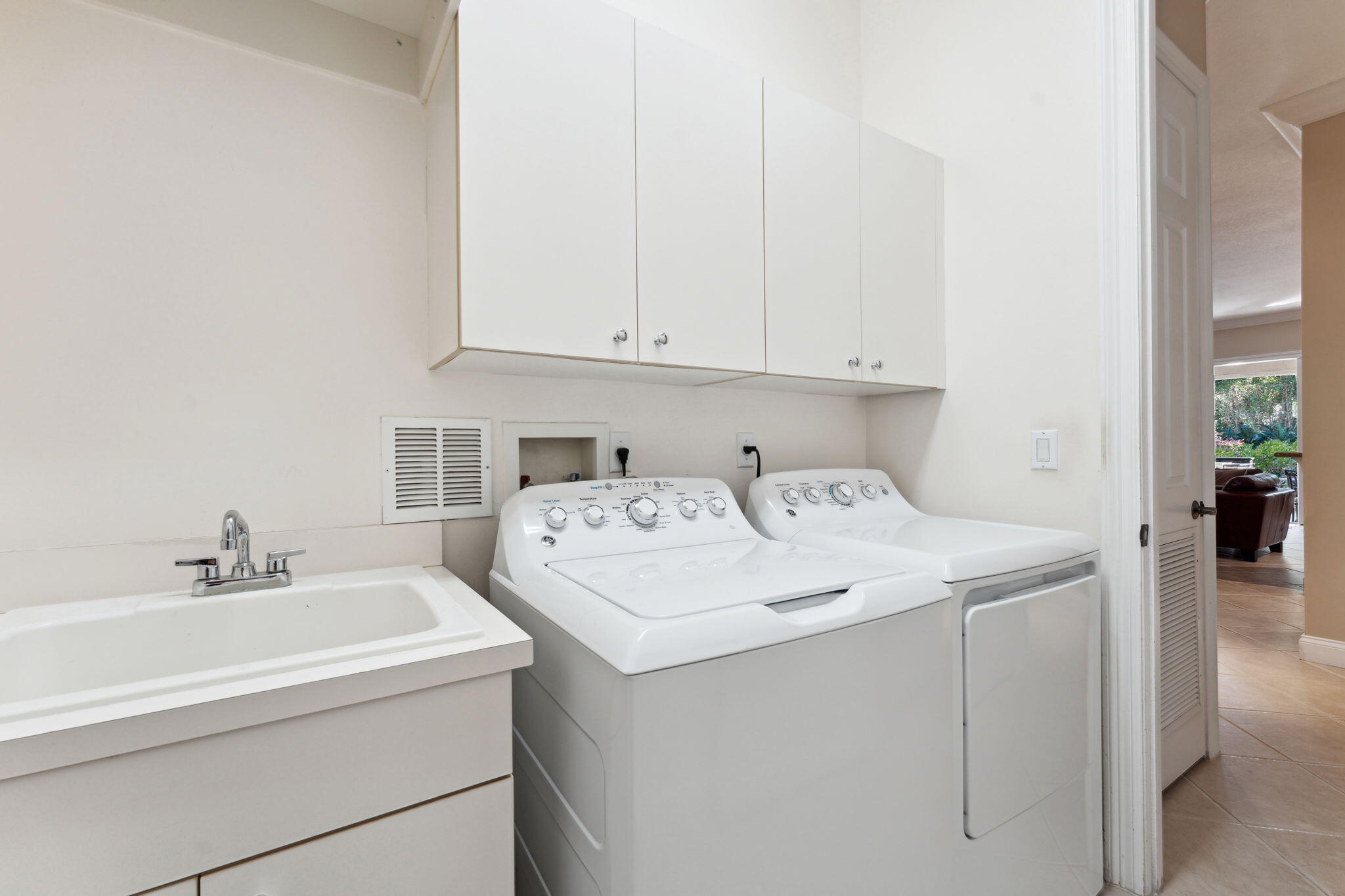 10380 Trianon Place Property Photo 24