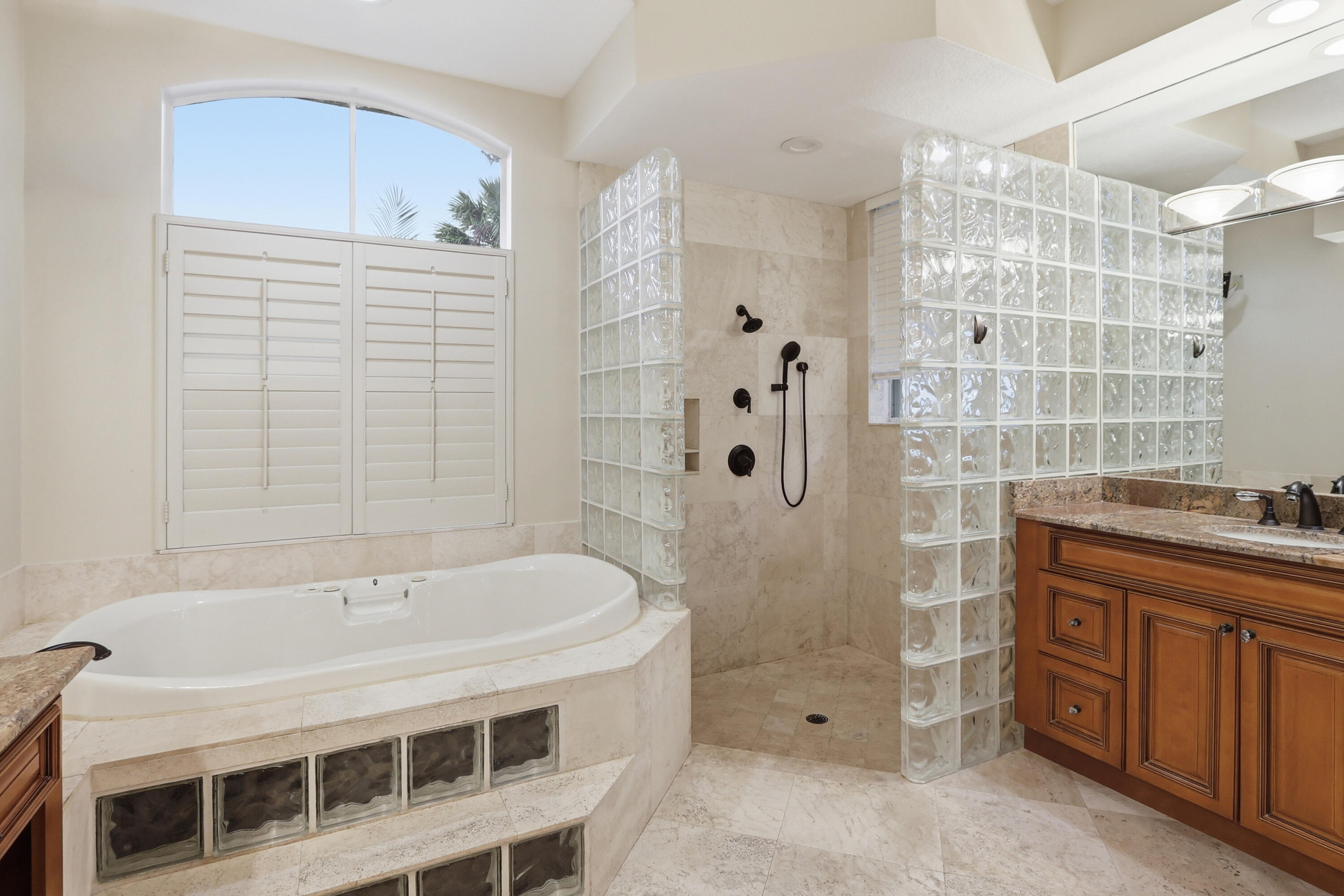 14737 Morgan Close Property Photo 41