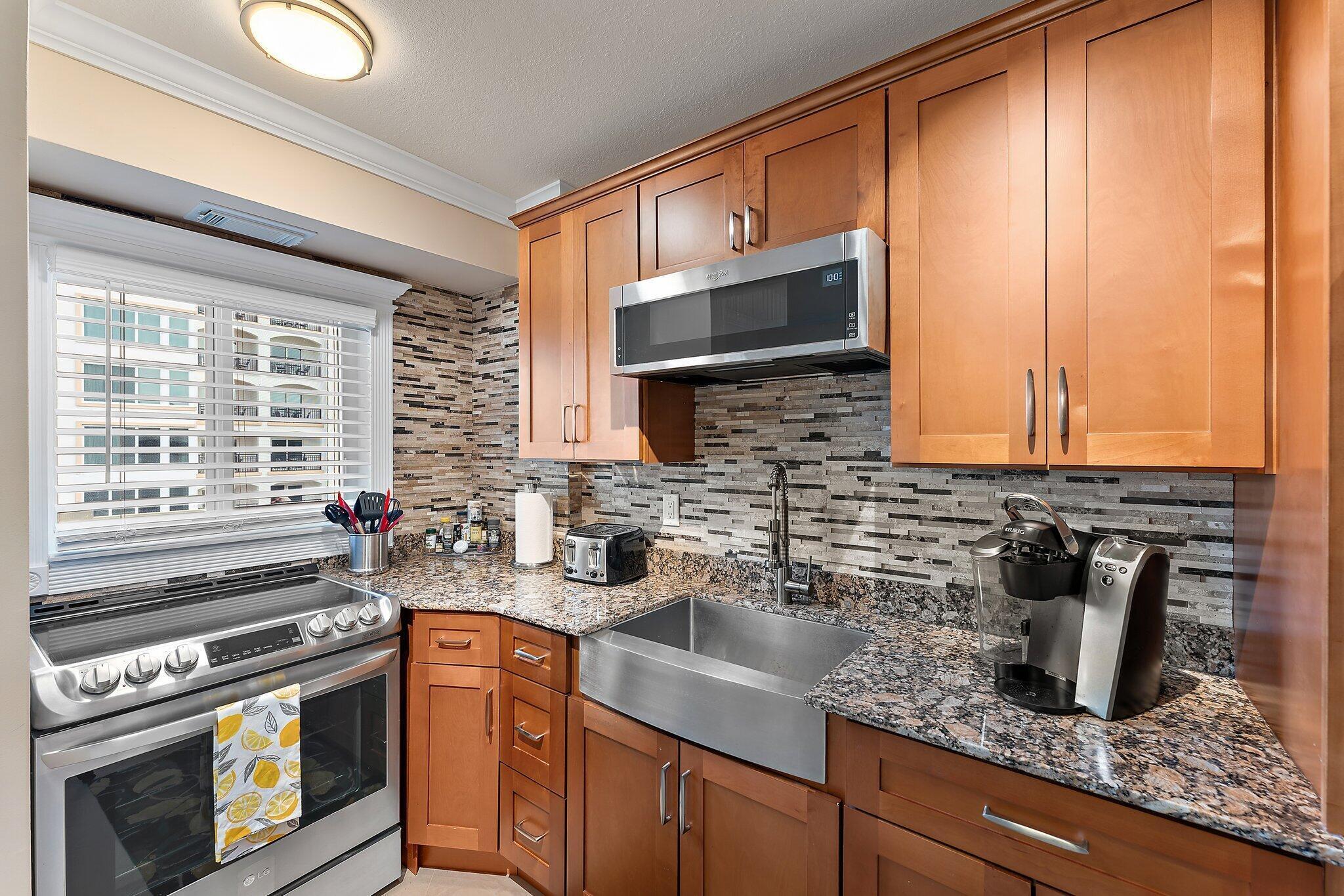 33 S Ocean Avenue 502 Property Photo 4