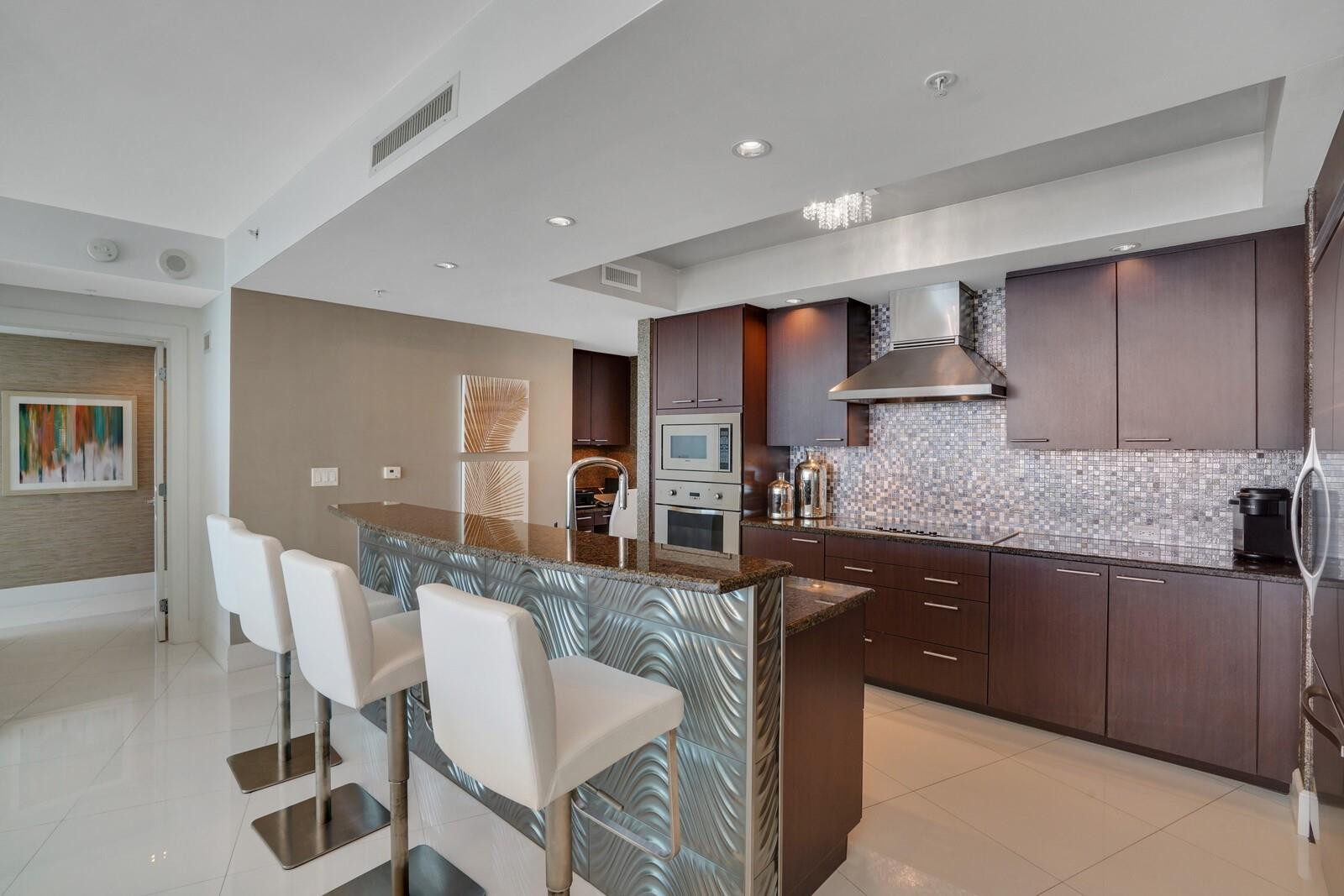1 N Ocean Boulevard 903 Property Photo 5