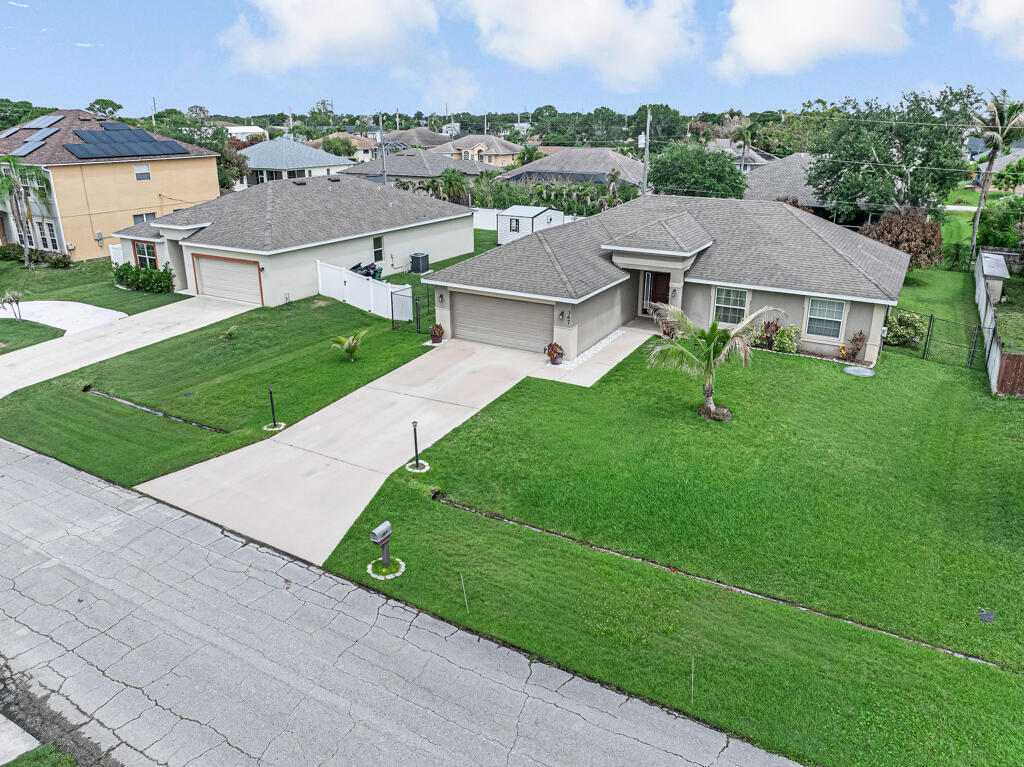 367 Sw Grimaldo Terrace Property Photo 45