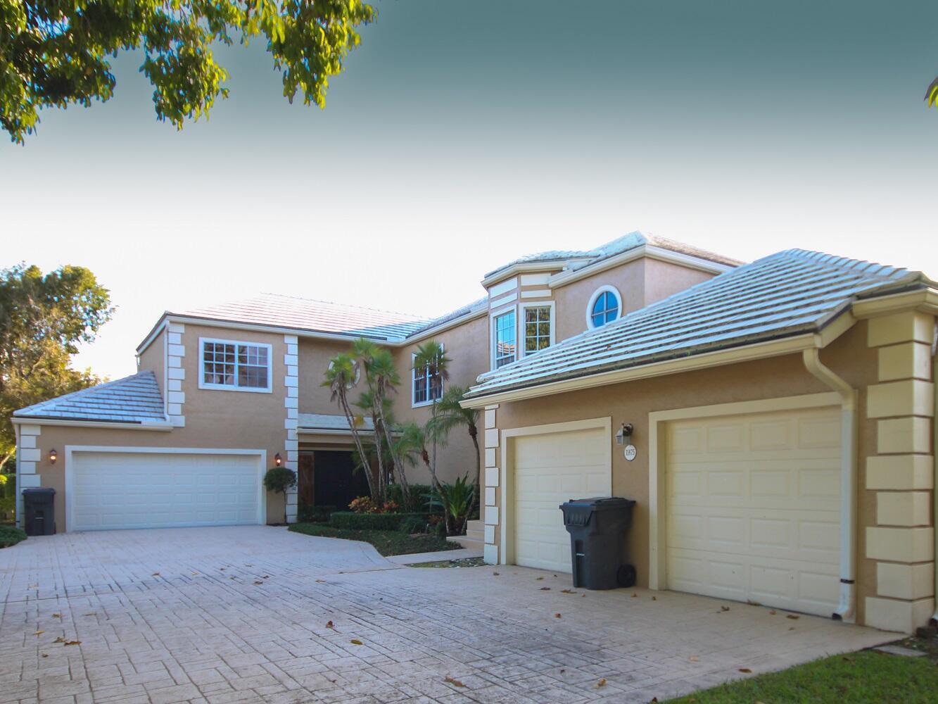 11877 Pebblewood Drive 202 Property Photo 6