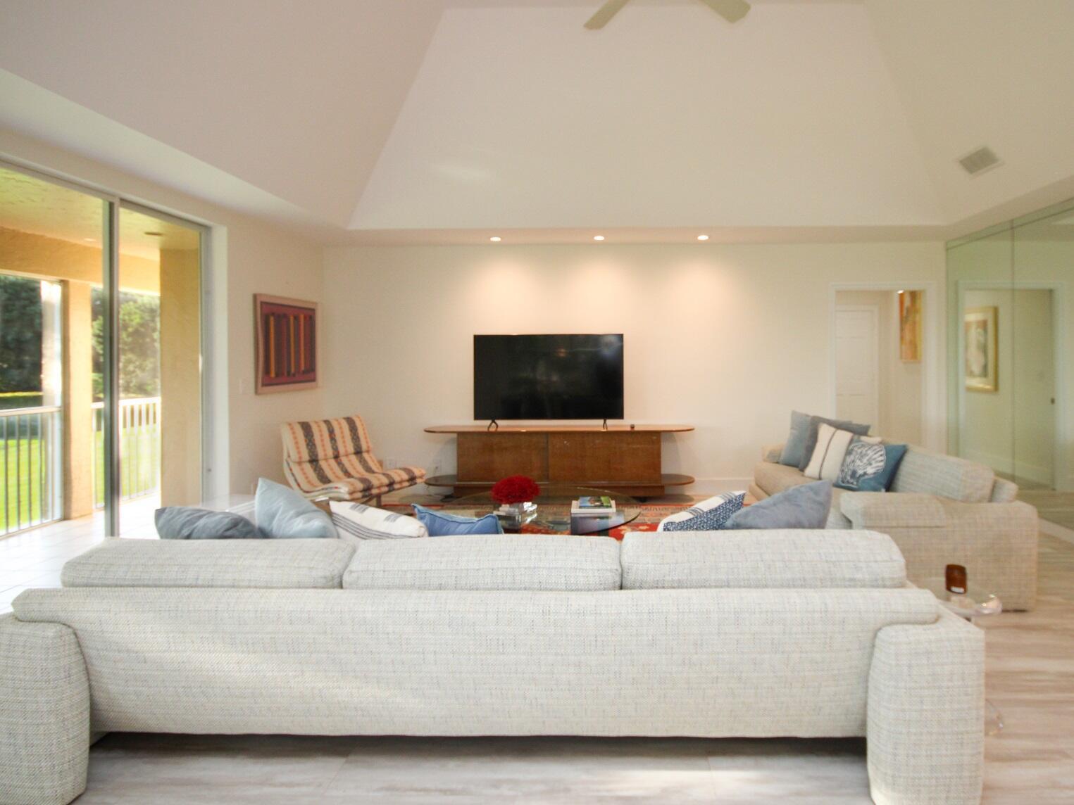 11877 Pebblewood Drive 202 Property Photo 13