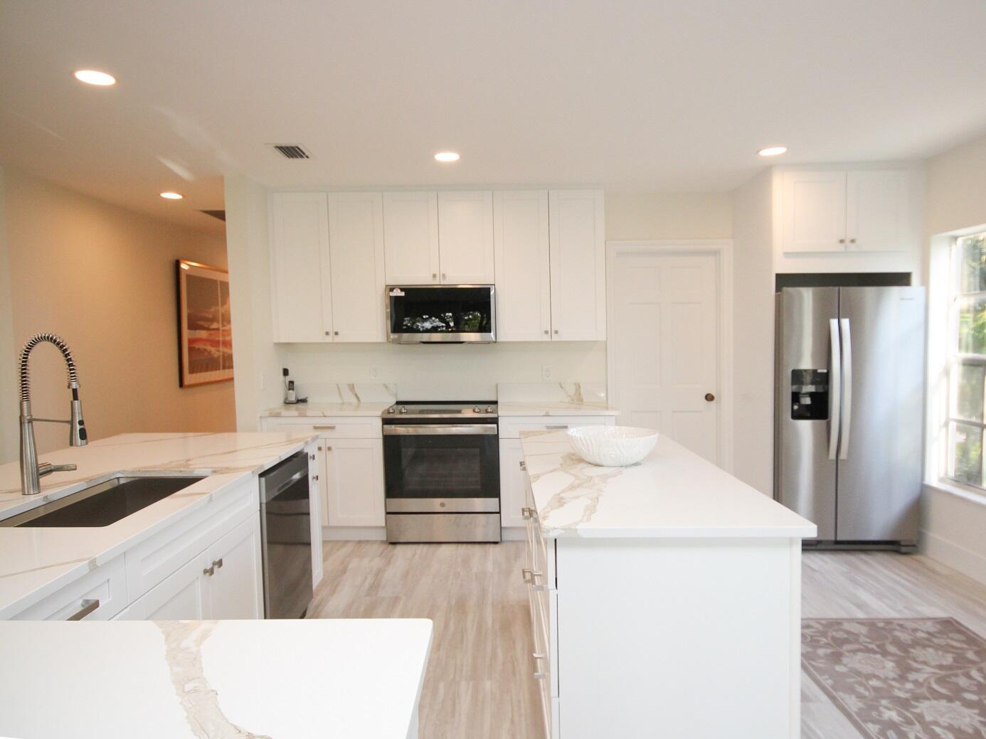 11877 Pebblewood Drive 202 Property Photo 15