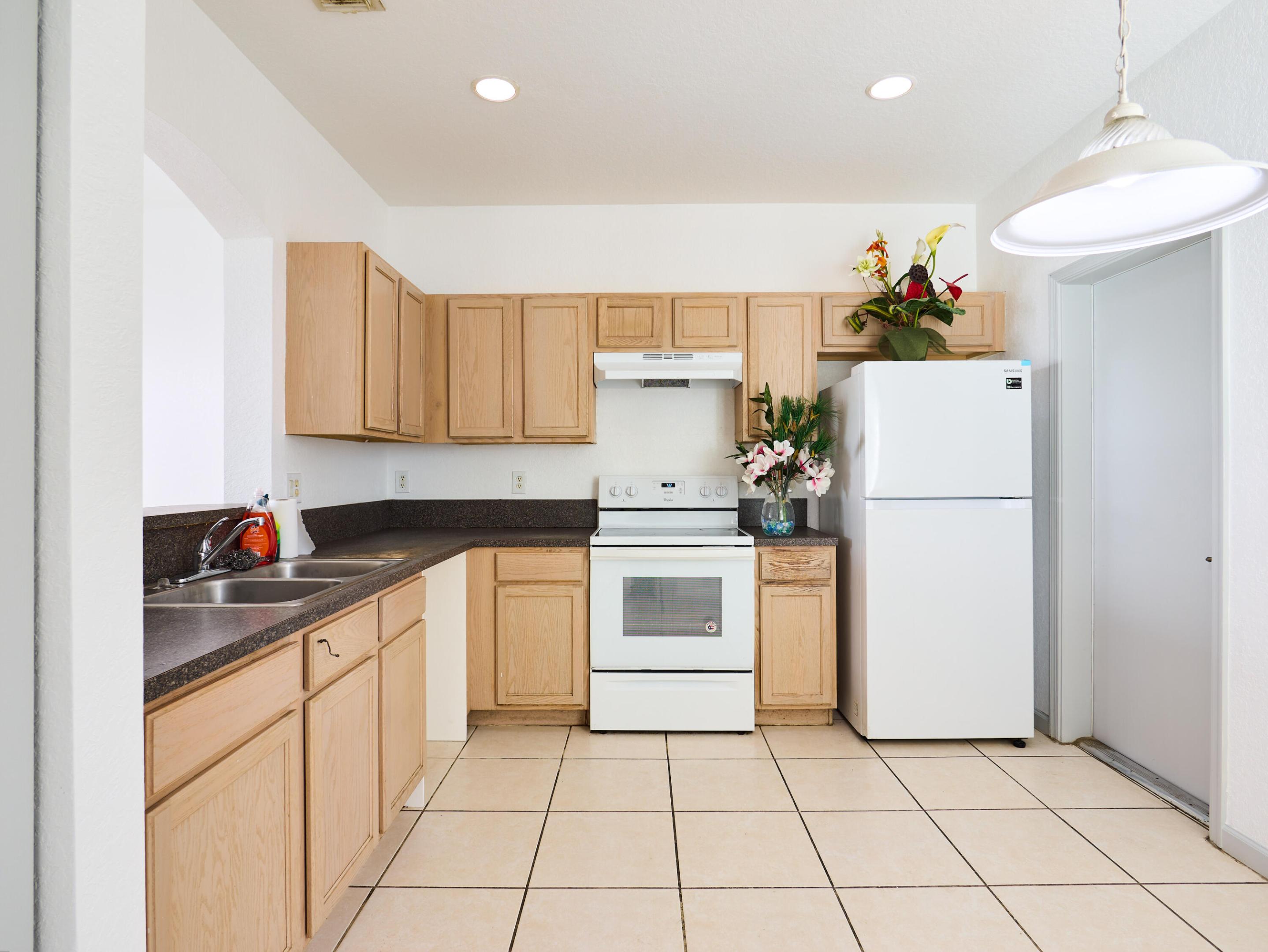 2052 Oakhurst Way Property Photo 1