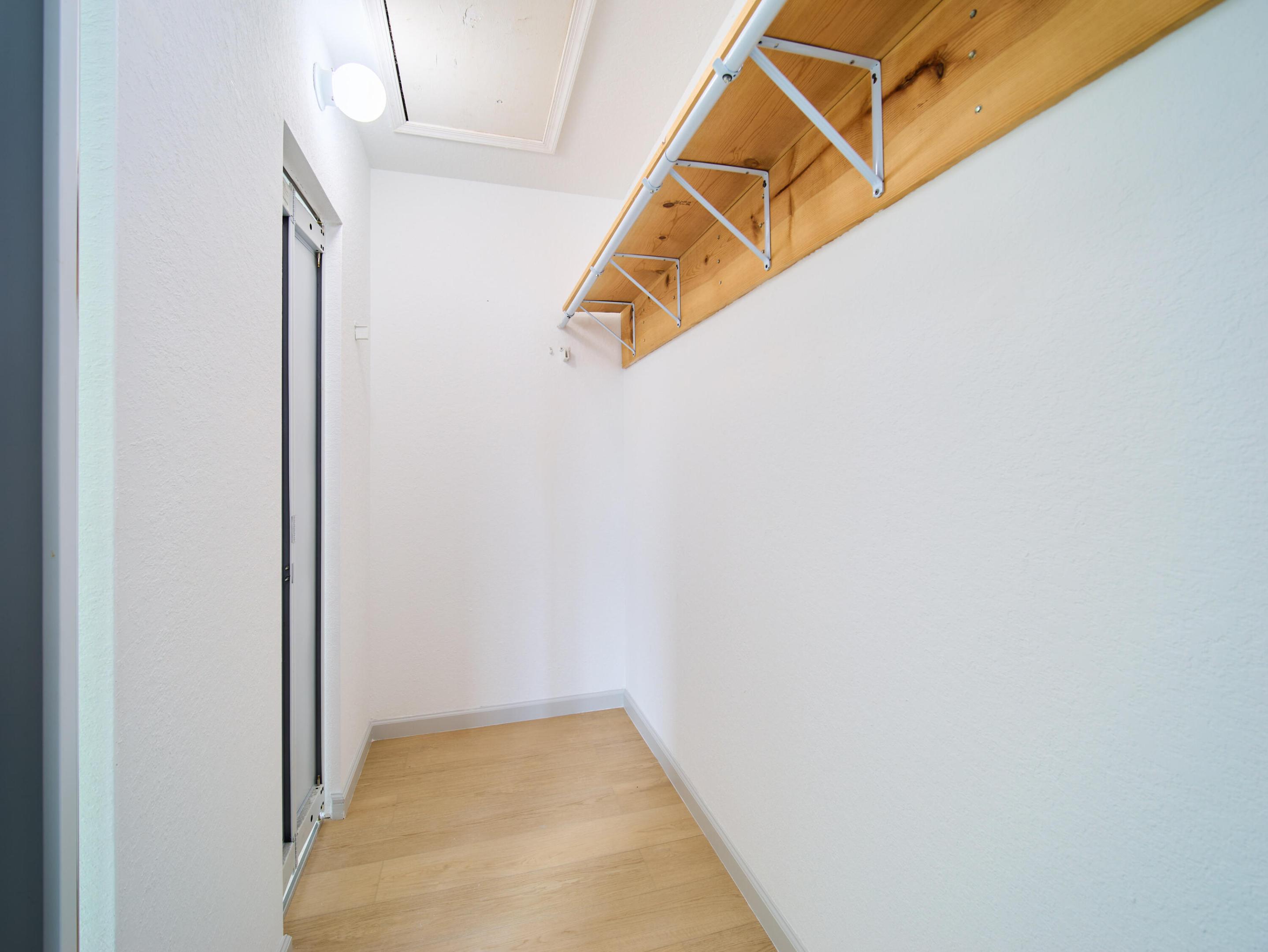 2052 Oakhurst Way Property Photo 17