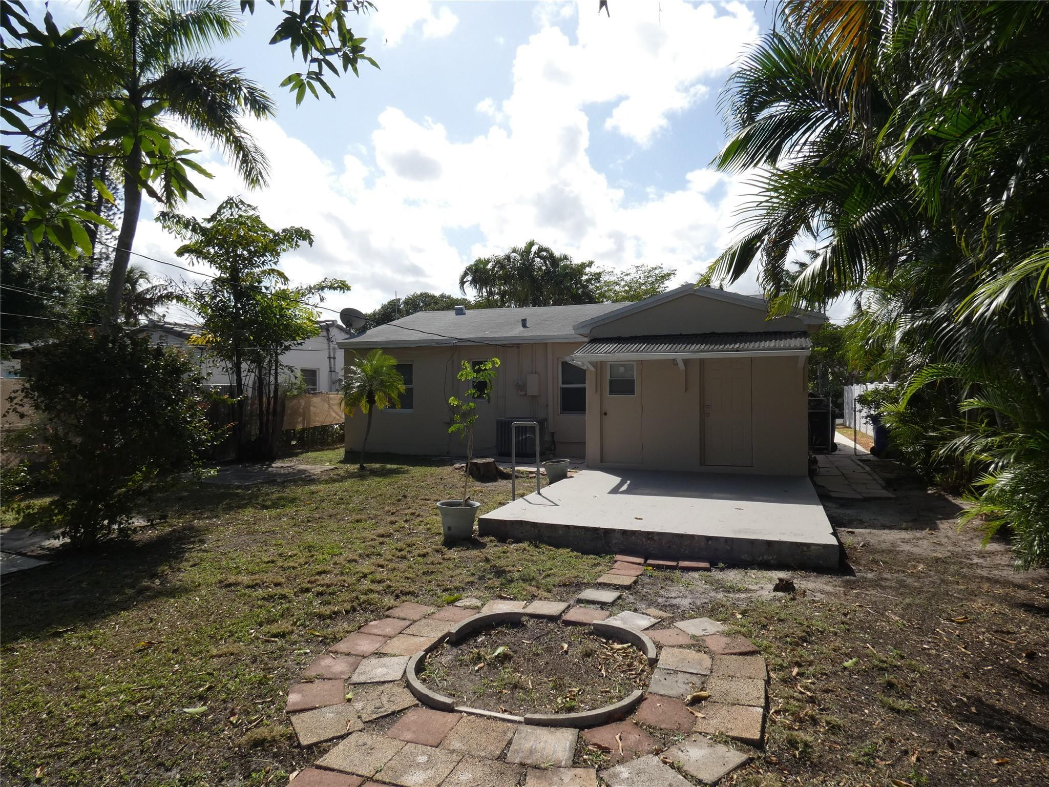 1528 Nw 1st Avenue Property Photo 15