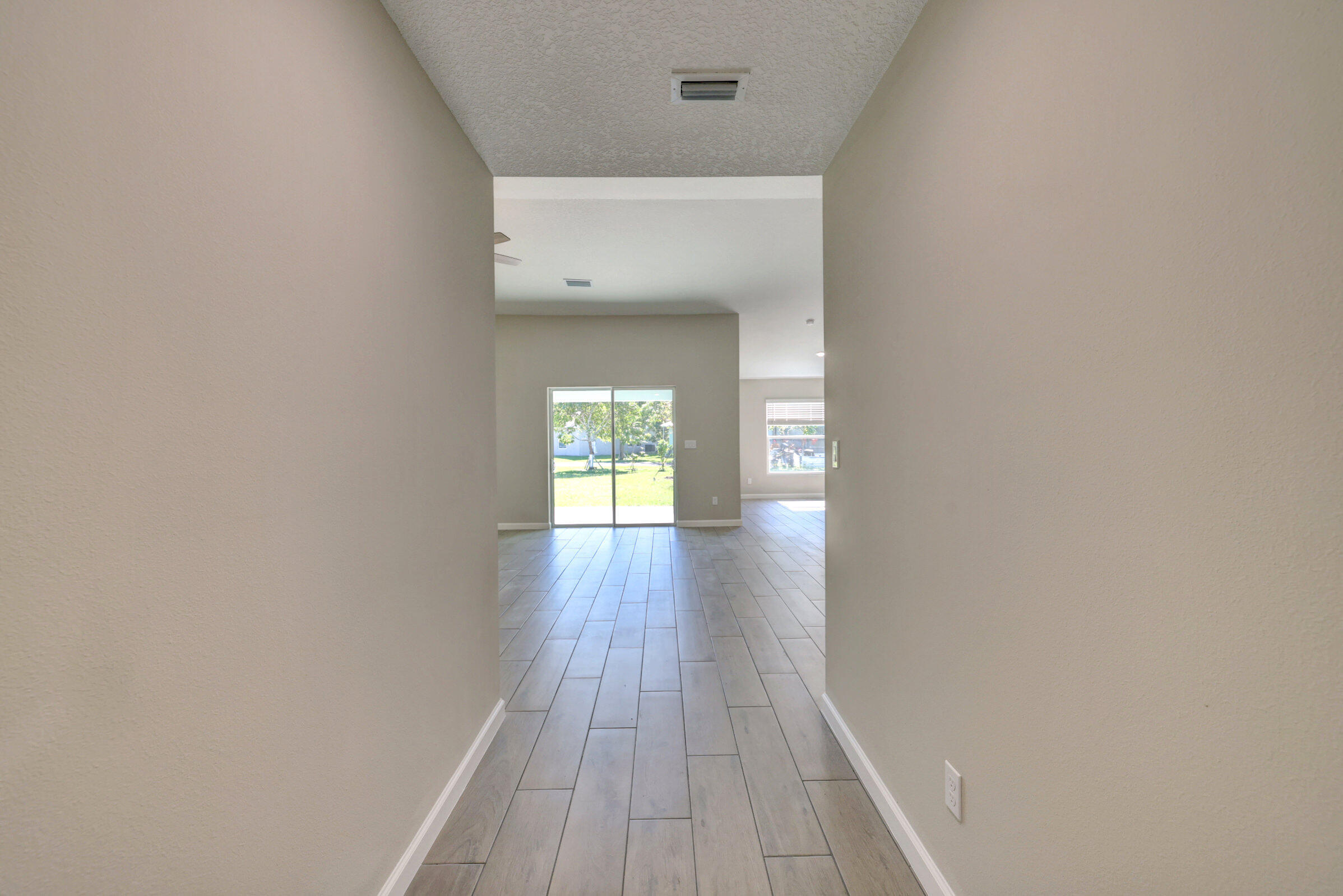757 Sw Sardinia Avenue Property Photo 4