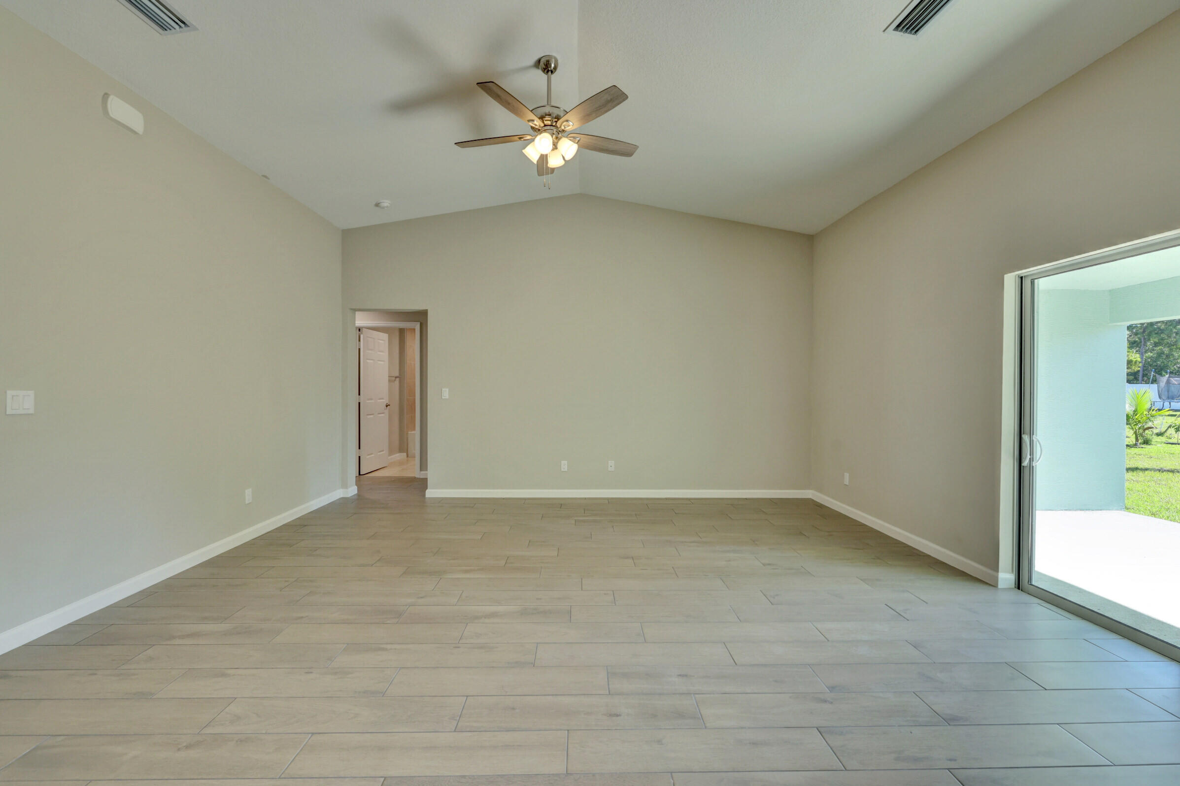 757 Sw Sardinia Avenue Property Photo 5