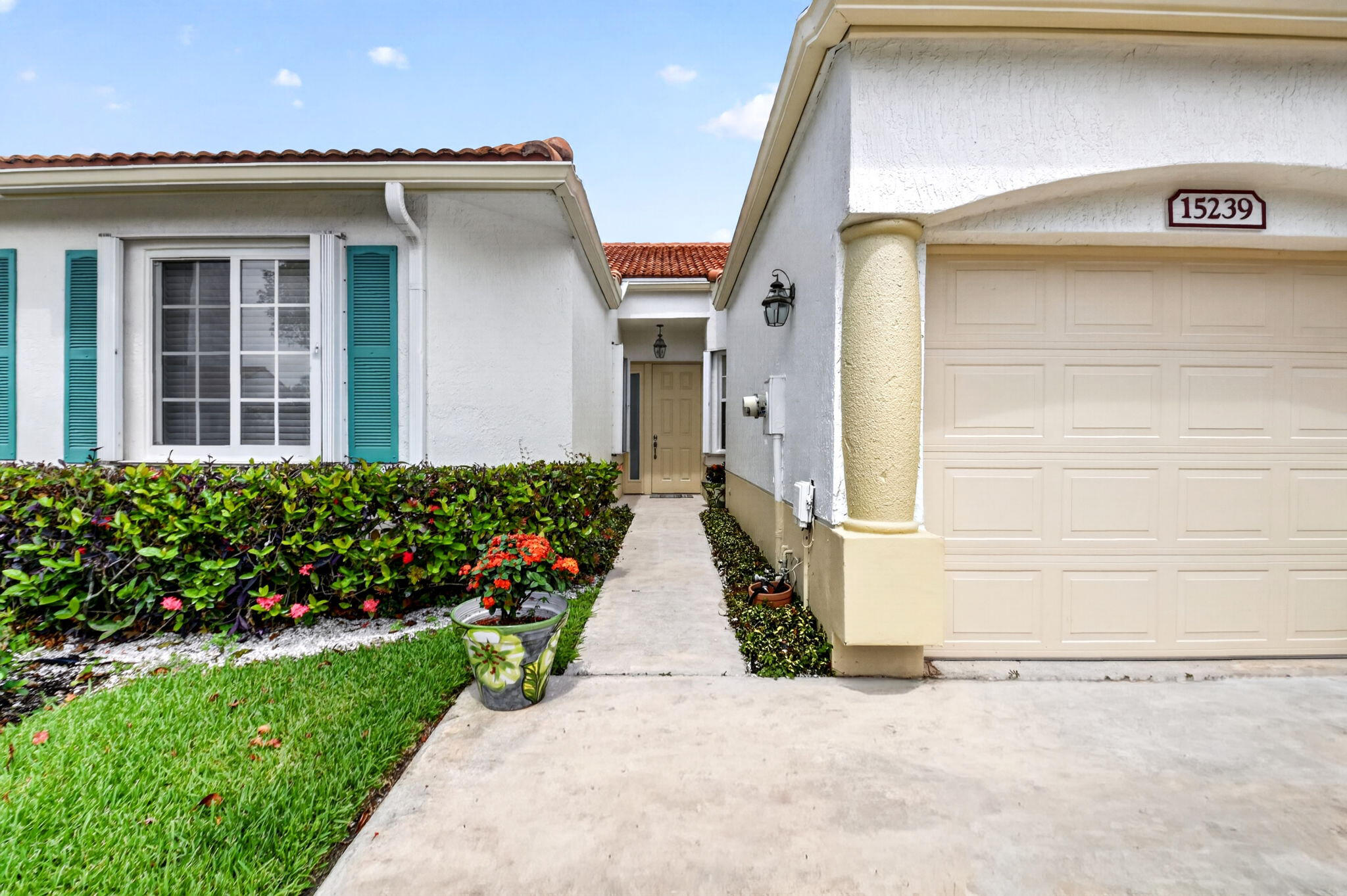 15239 Ixora Road Property Photo 2