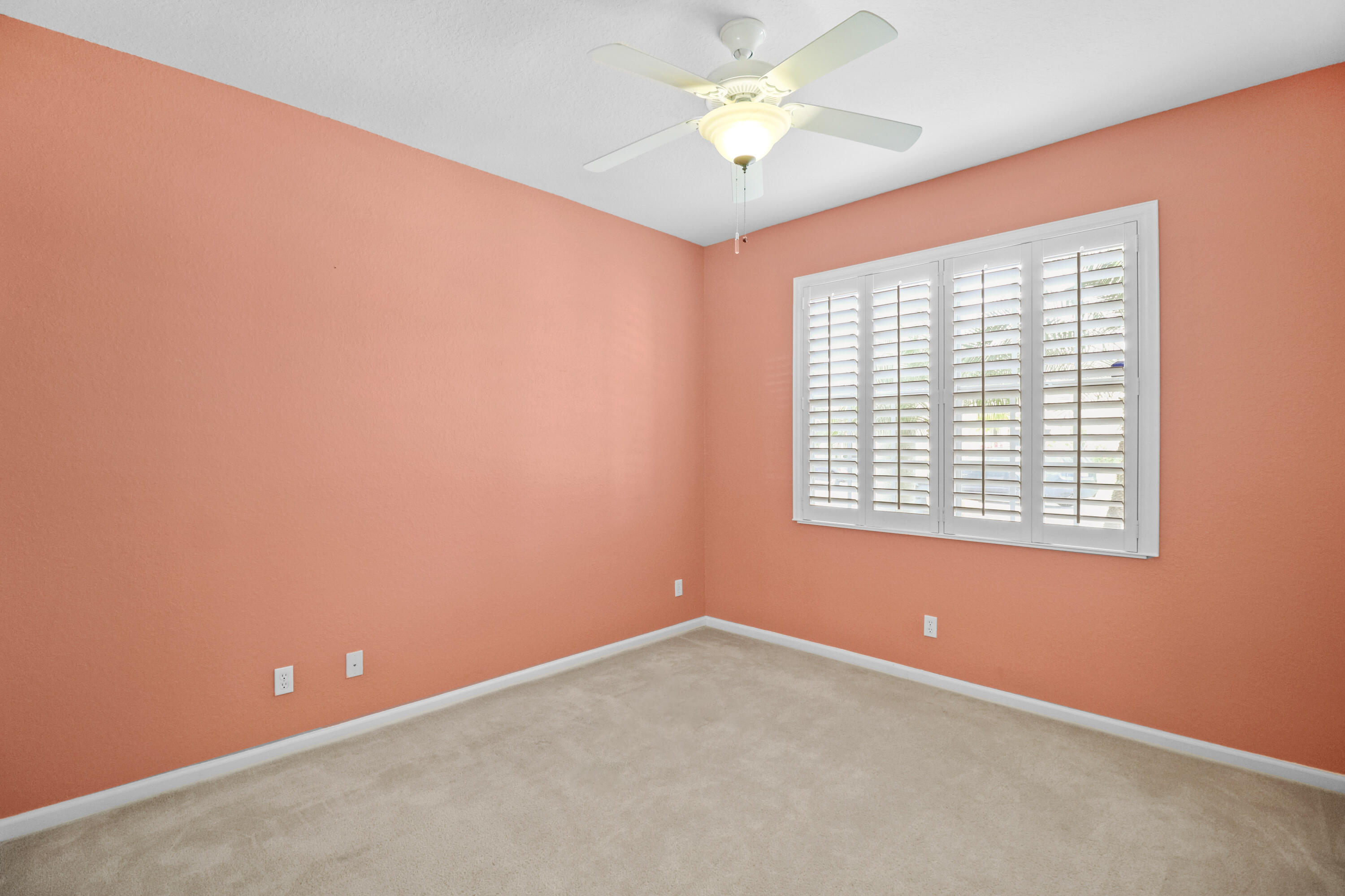 1196 Se Fleming Way Property Photo 26
