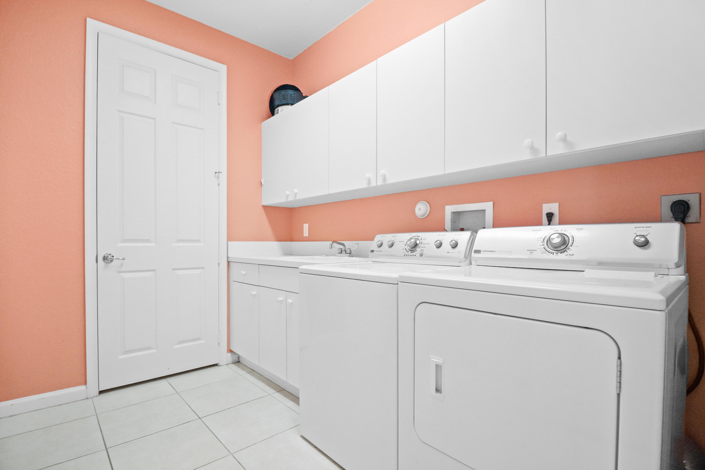 1196 Se Fleming Way Property Photo 32