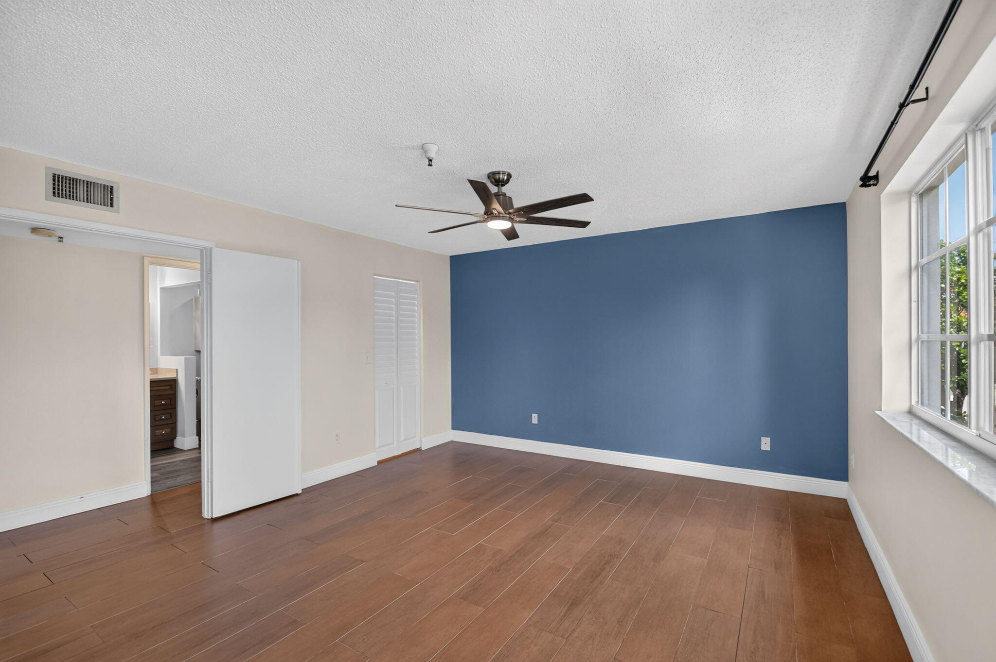 123 Yacht Club Way 307 Property Photo 16