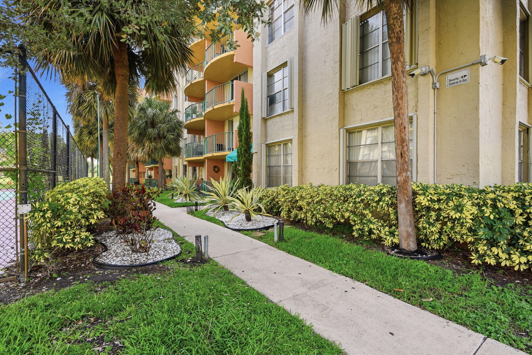 9360 Fontainebleau Boulevard Apt 310 Property Photo 3