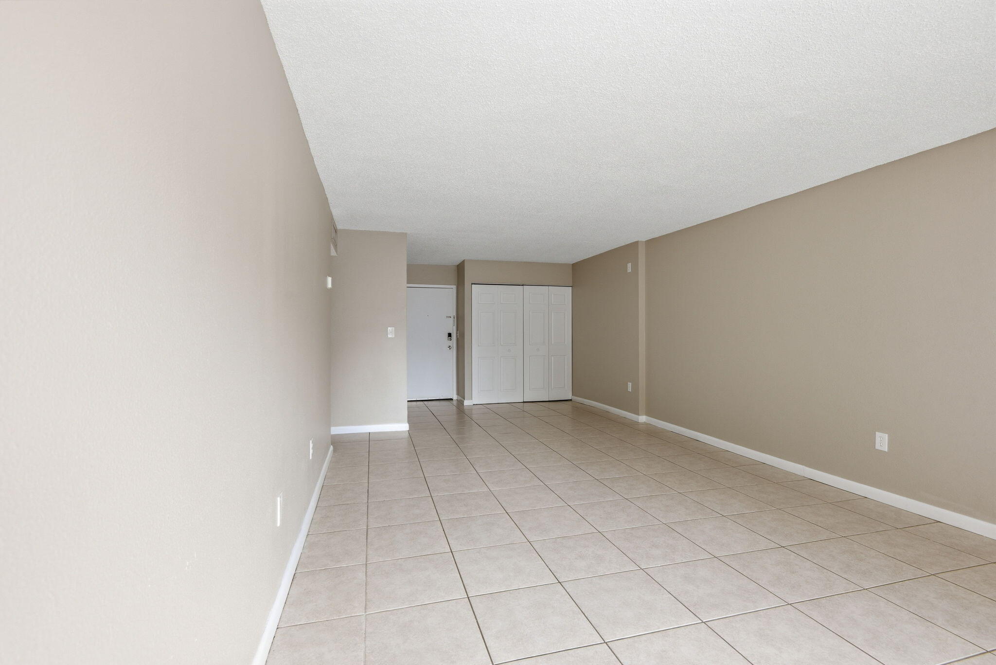 9360 Fontainebleau Boulevard Apt 310 Property Photo 14