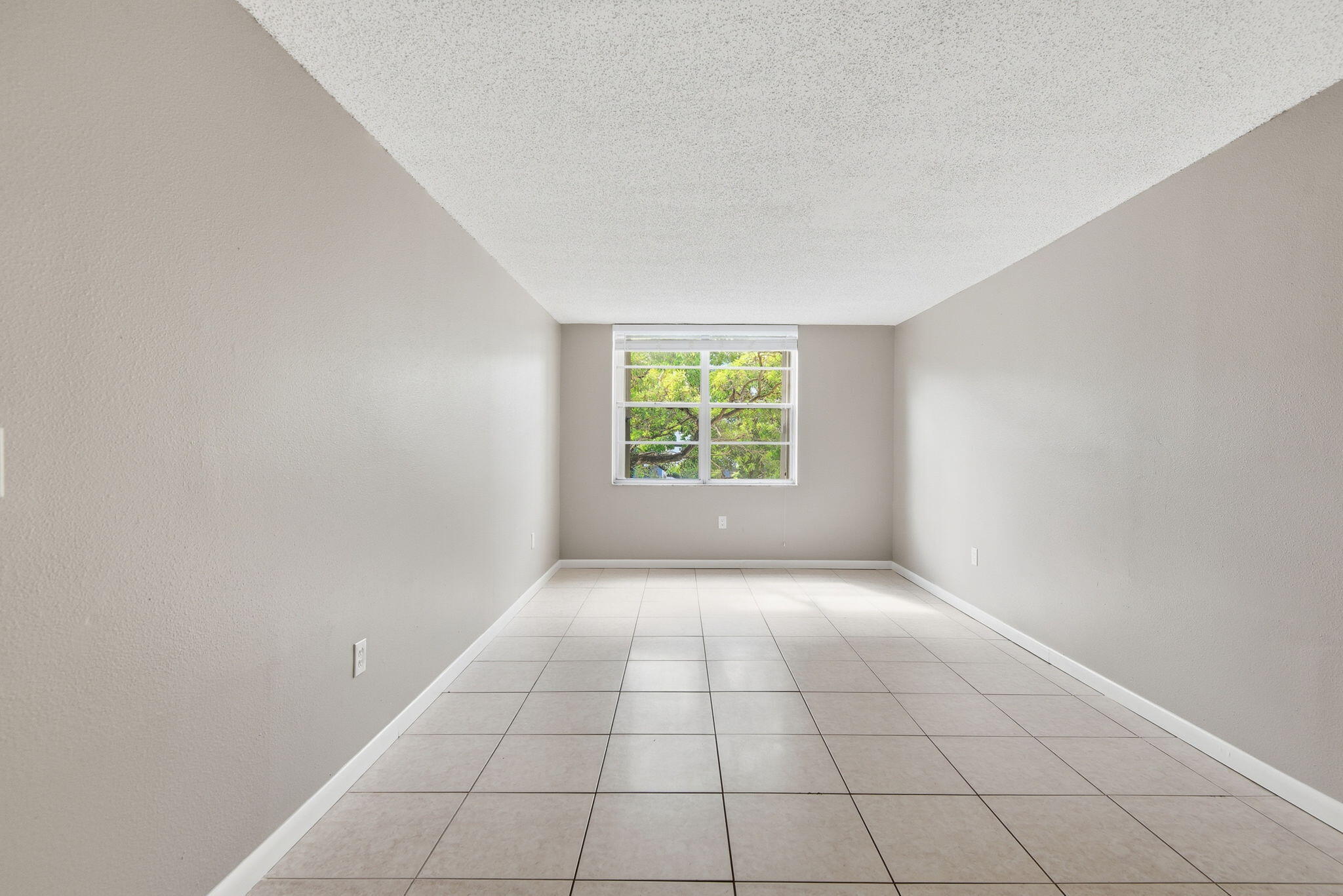9360 Fontainebleau Boulevard Apt 310 Property Photo 20