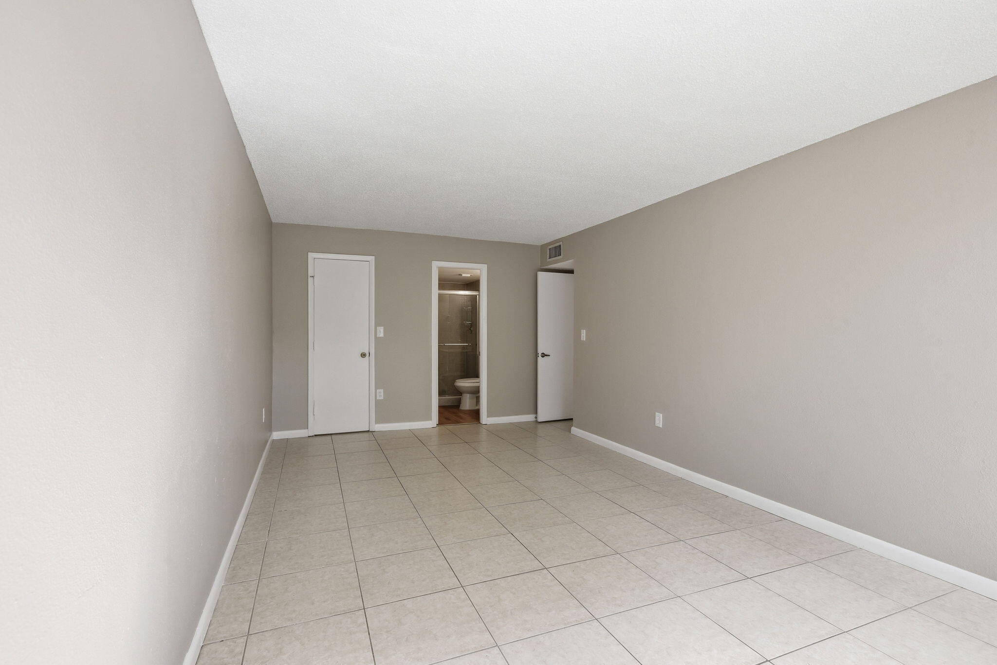 9360 Fontainebleau Boulevard Apt 310 Property Photo 21