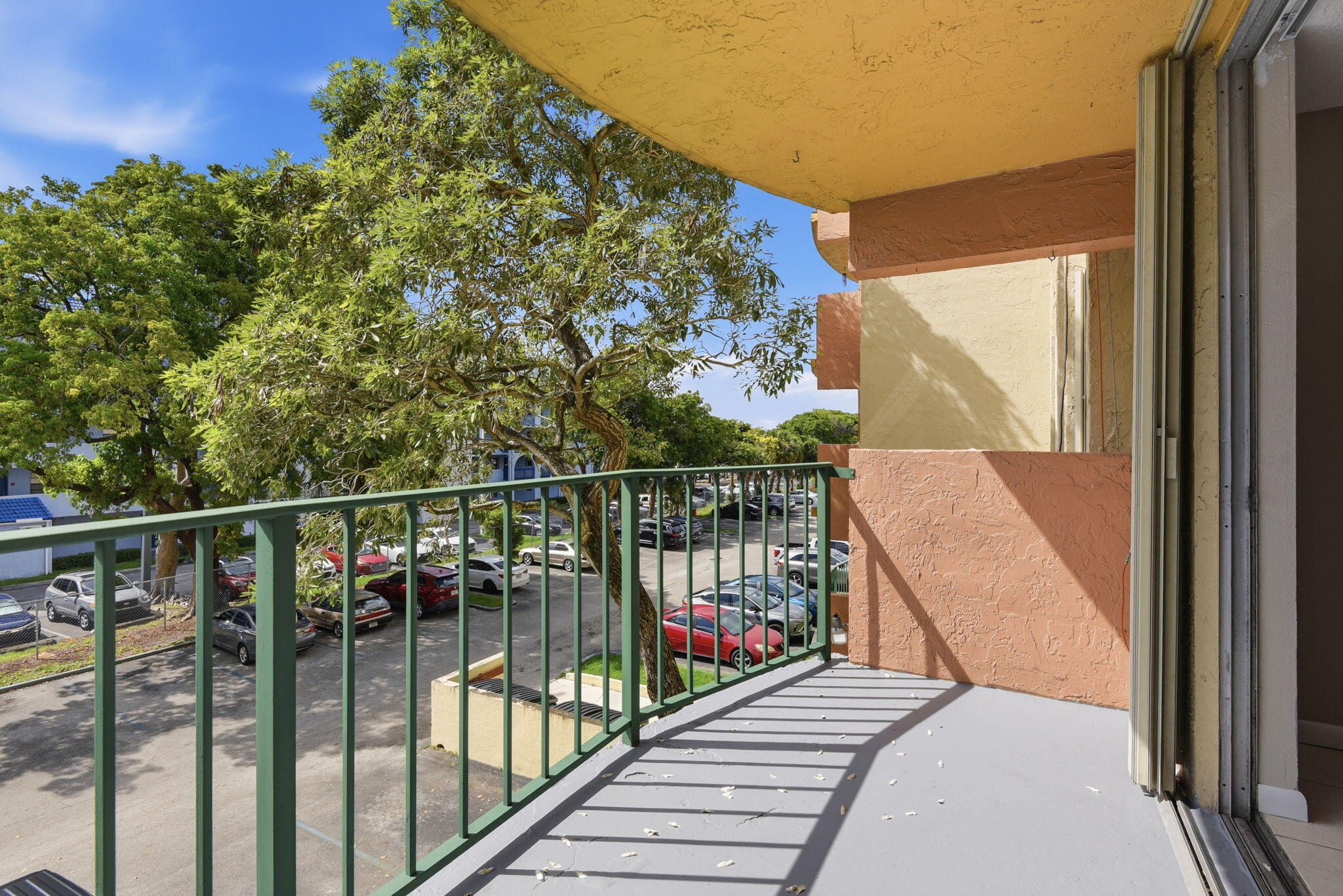 9360 Fontainebleau Boulevard Apt 310 Property Photo 28