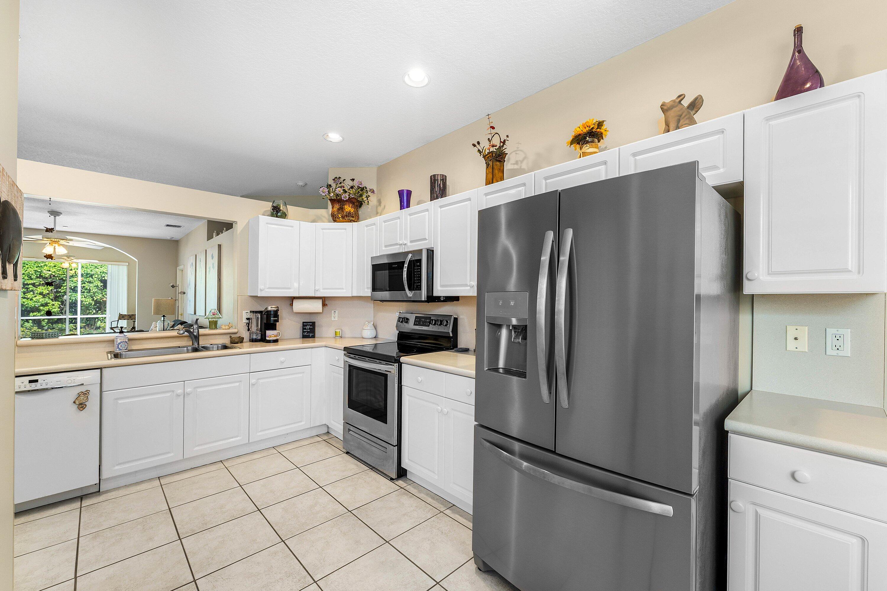 10760 Royal Caribbean Circle Property Photo 5