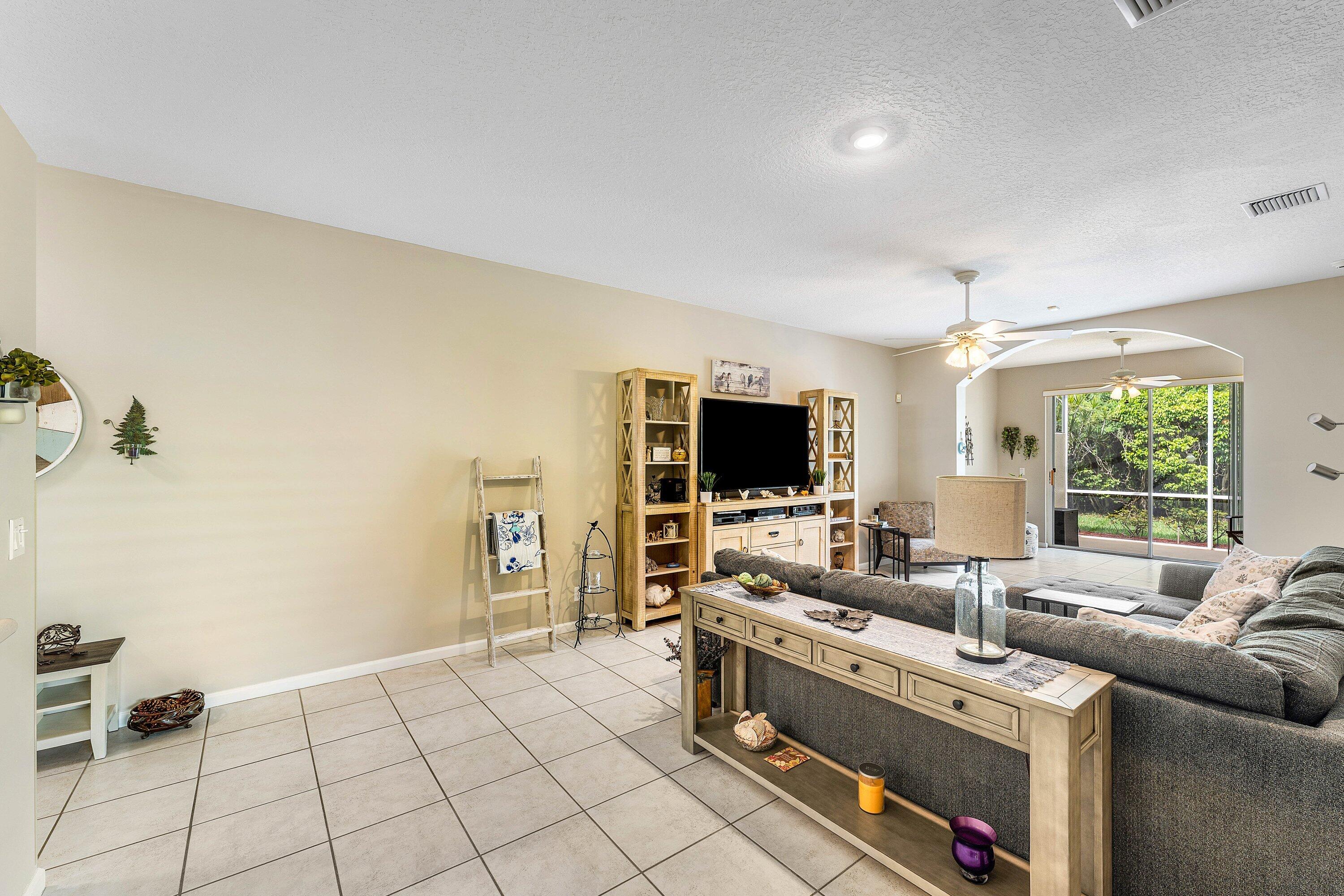 10760 Royal Caribbean Circle Property Photo 9