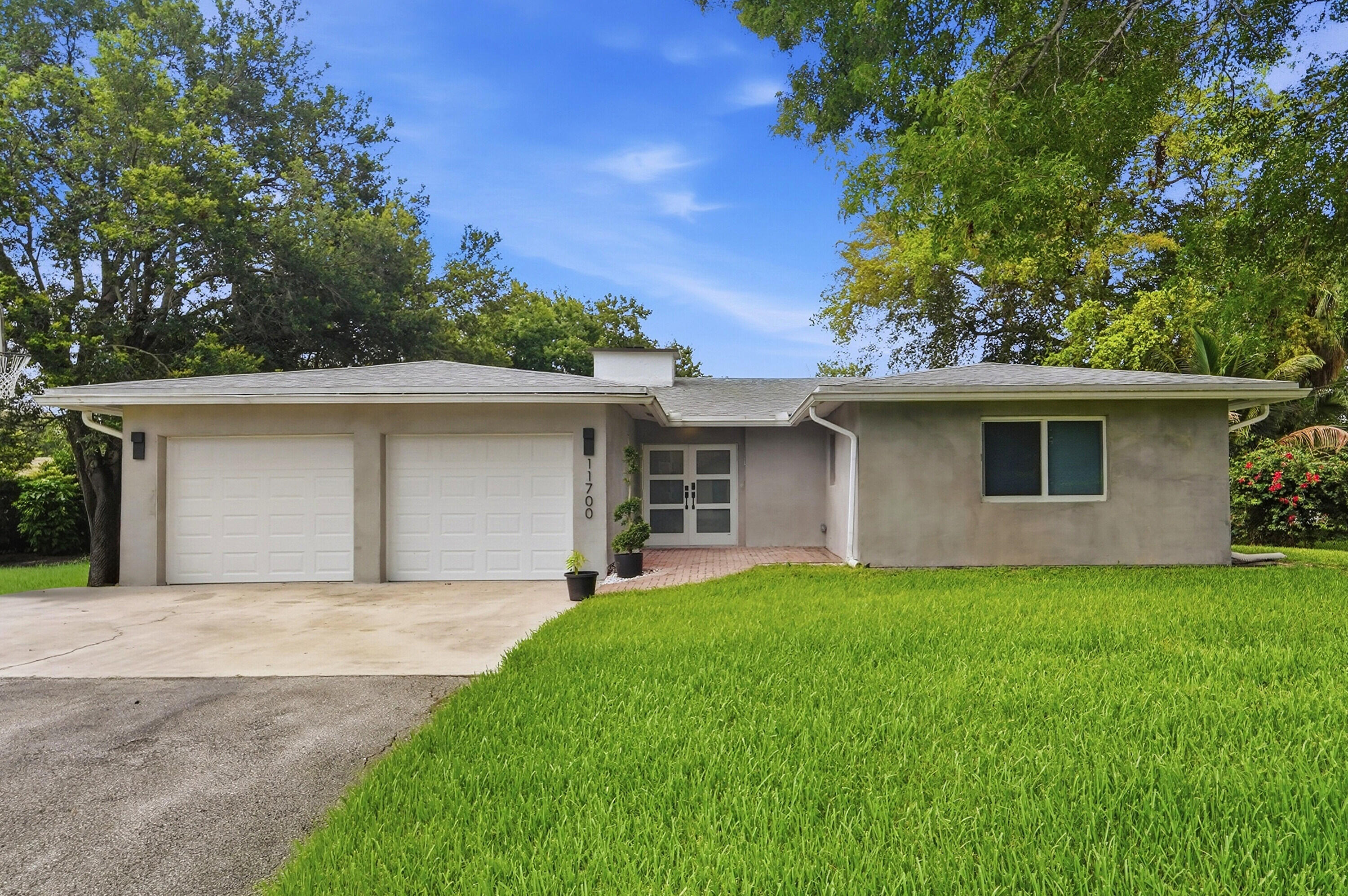 11700 NW 27th Street Property Photo 1