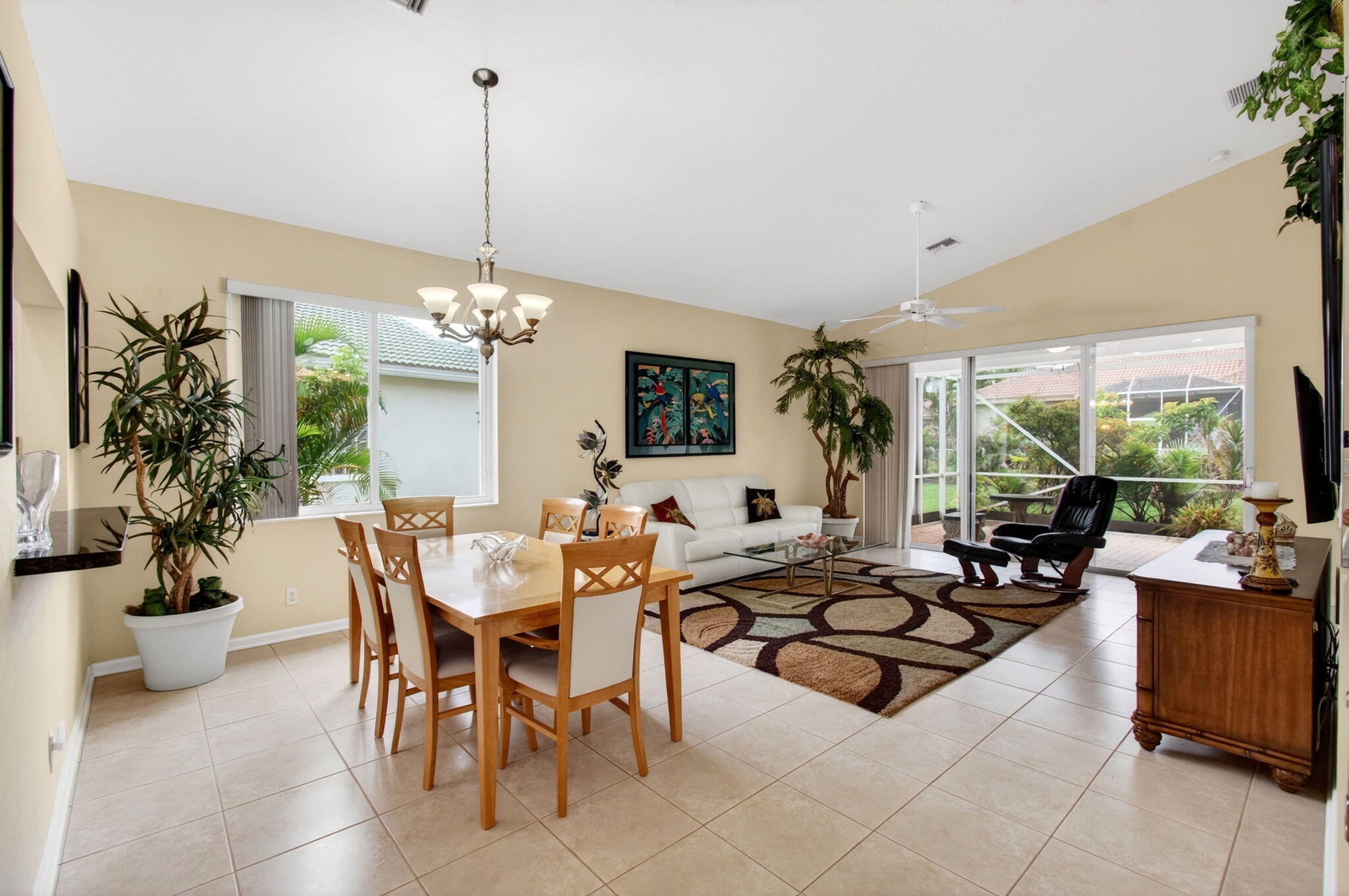 2752 Clipper Circle Property Photo 11